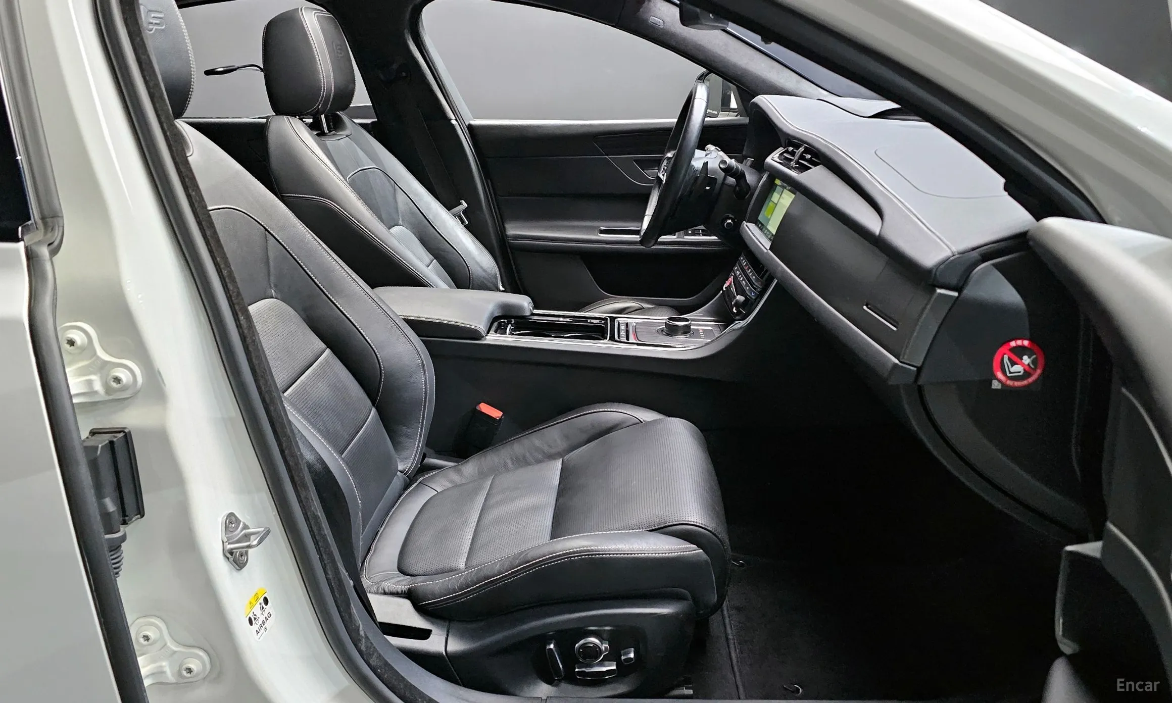 Jaguar XF (x260) превью 11
