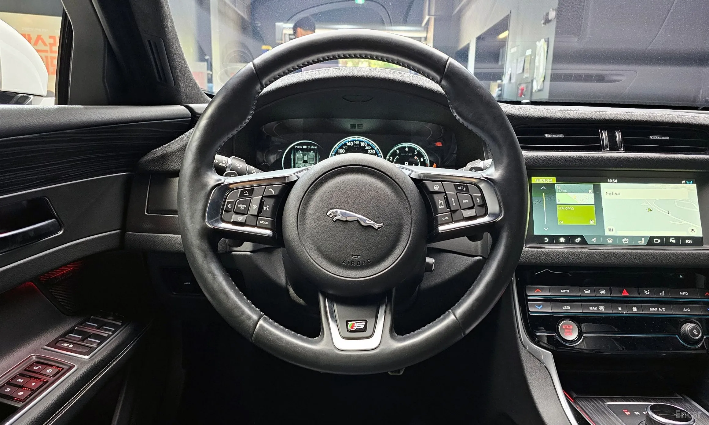 Jaguar XF (x260) превью 13
