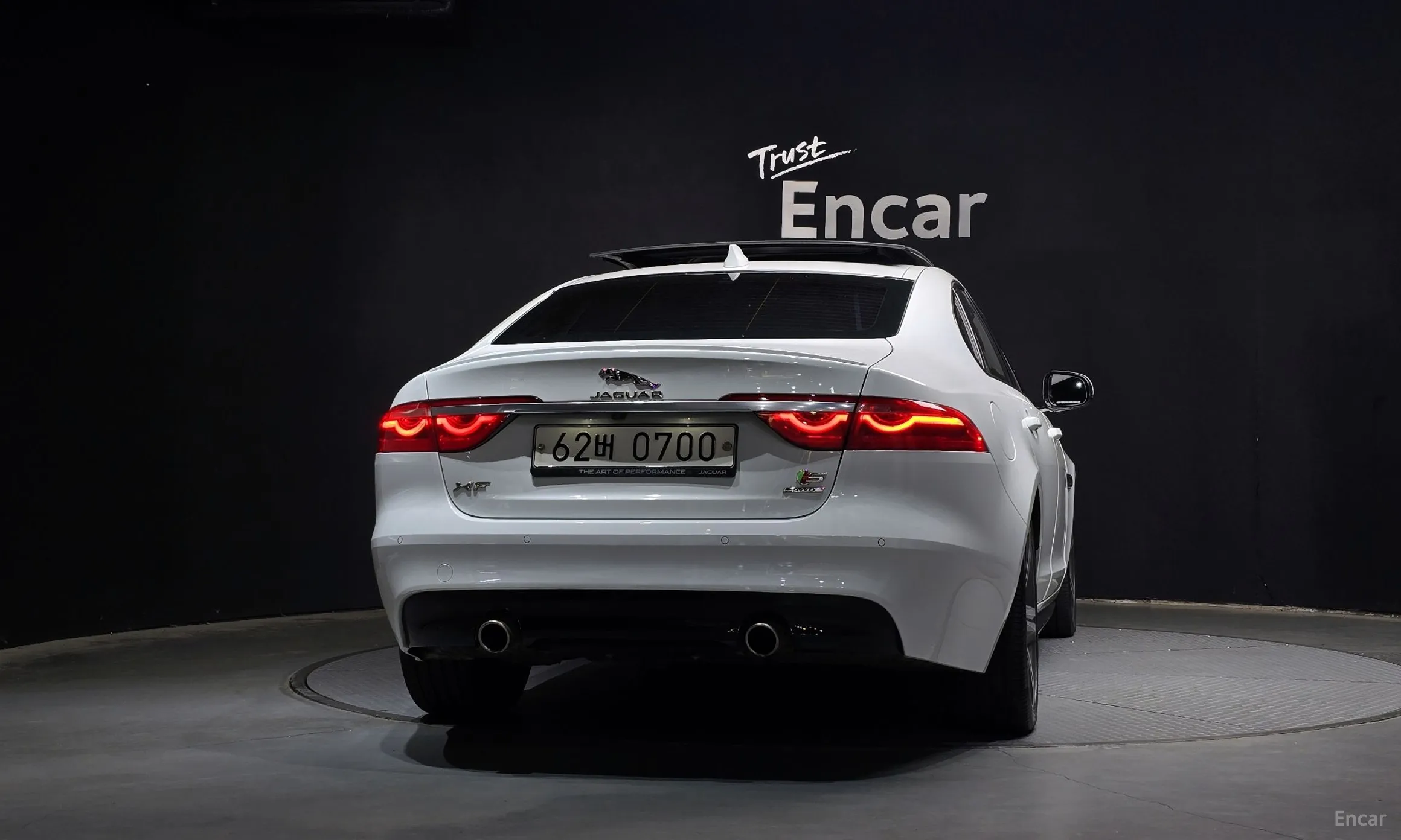 Jaguar XF (x260) превью 4