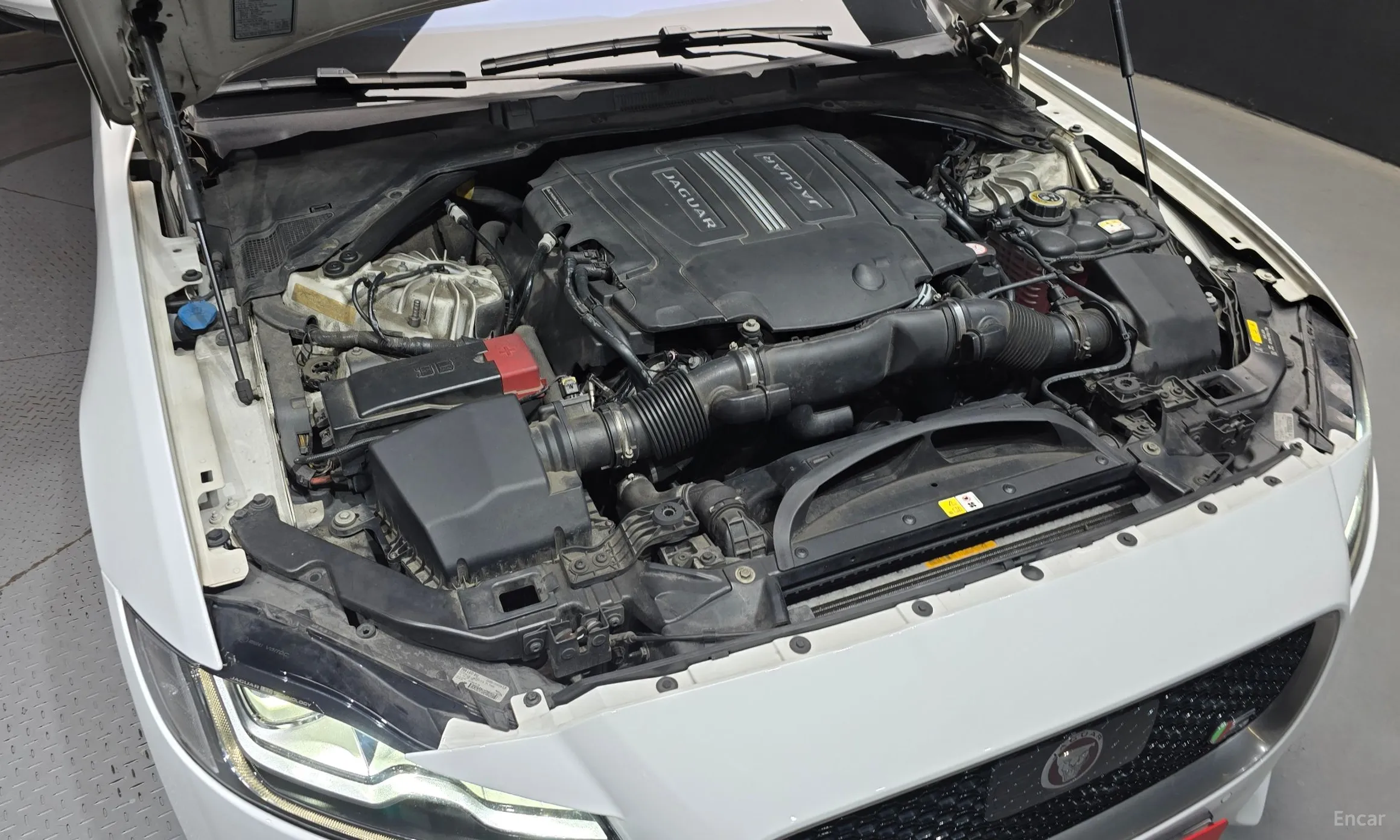 Jaguar XF (x260) превью 6