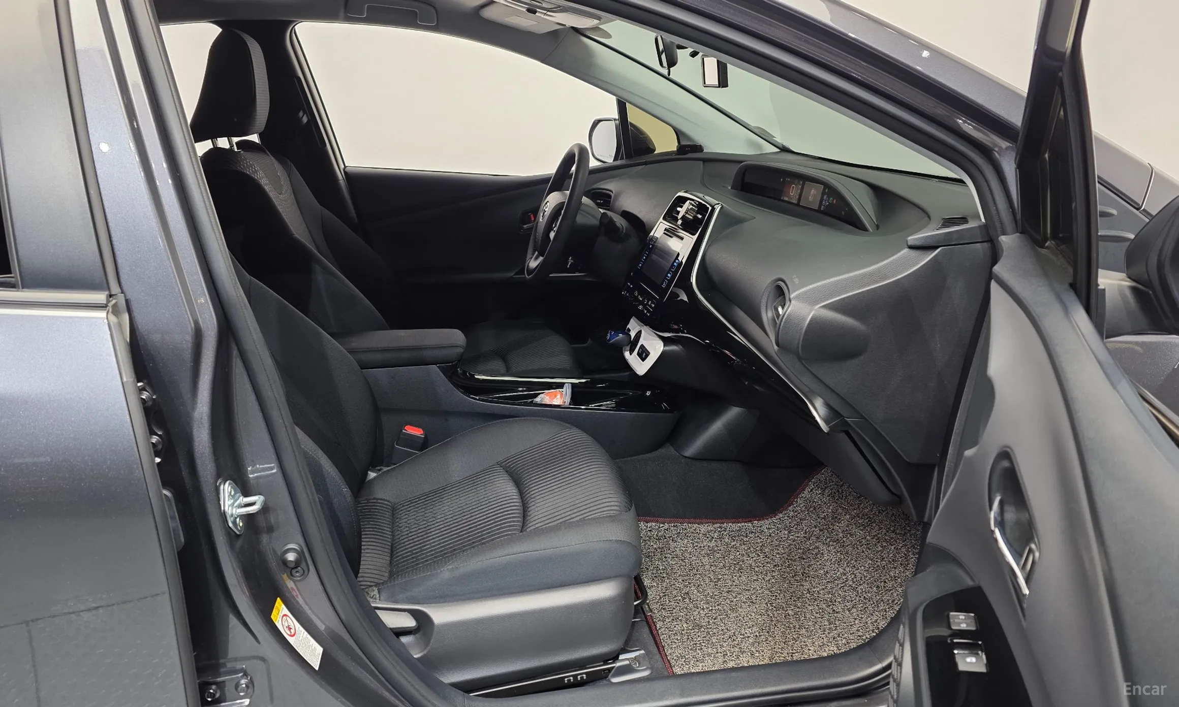 Toyota Prius 4th Generation превью 11