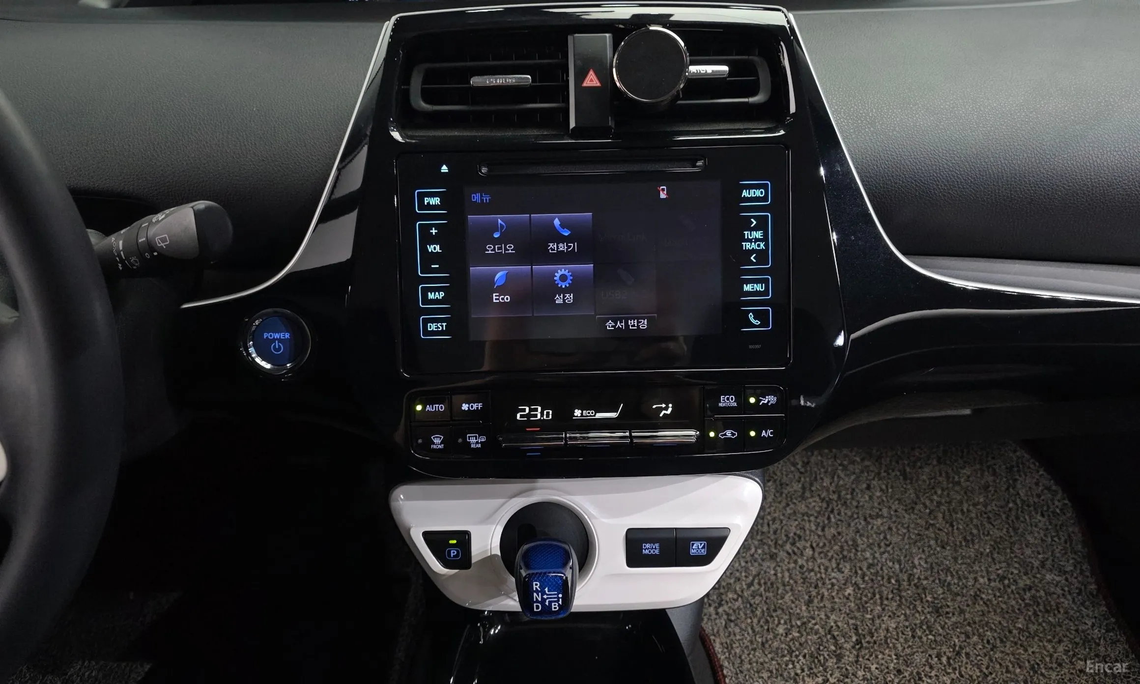 Toyota Prius 4th Generation превью 15