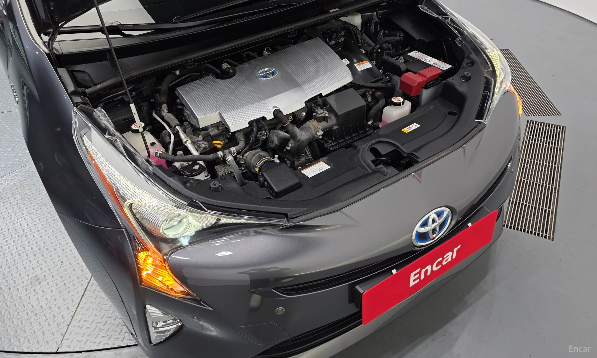 Toyota Prius 4th Generation превью 6