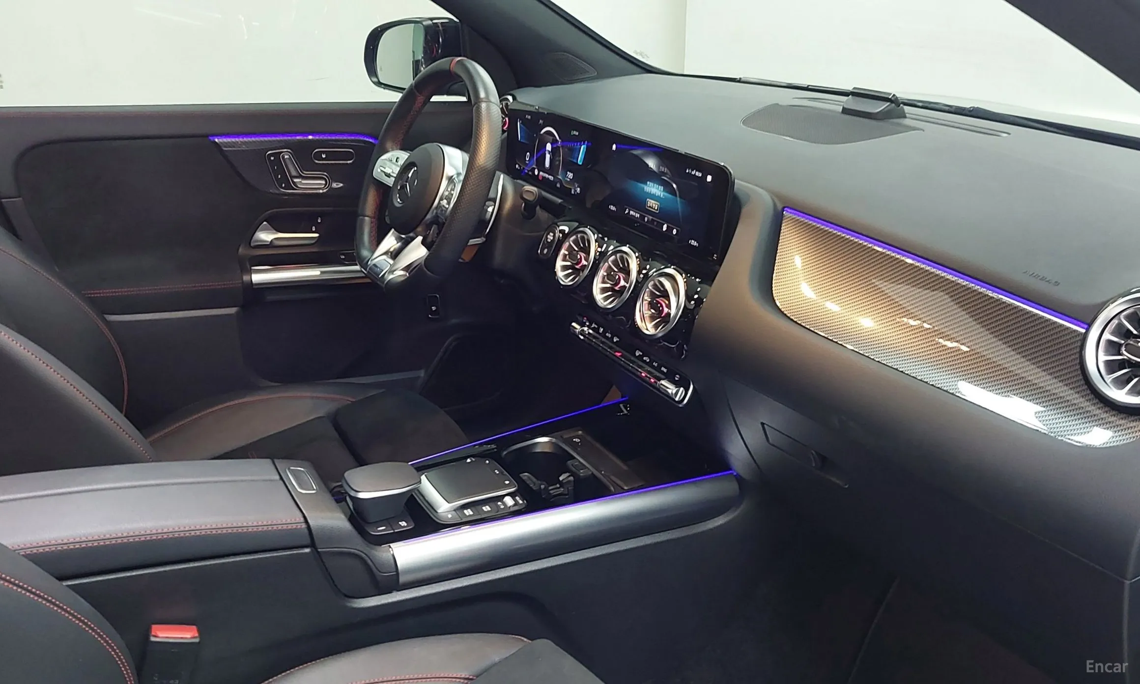 Mercedes Benz GLA-Class H247 превью 13