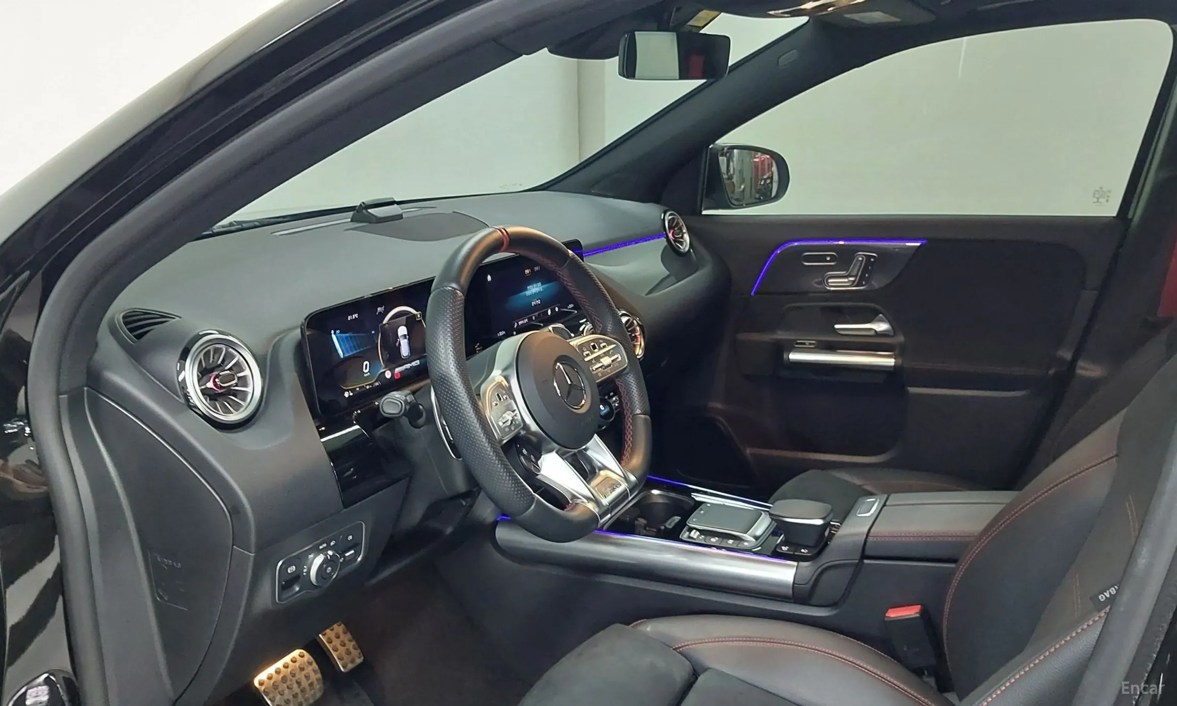 Mercedes Benz GLA-Class H247 превью 14