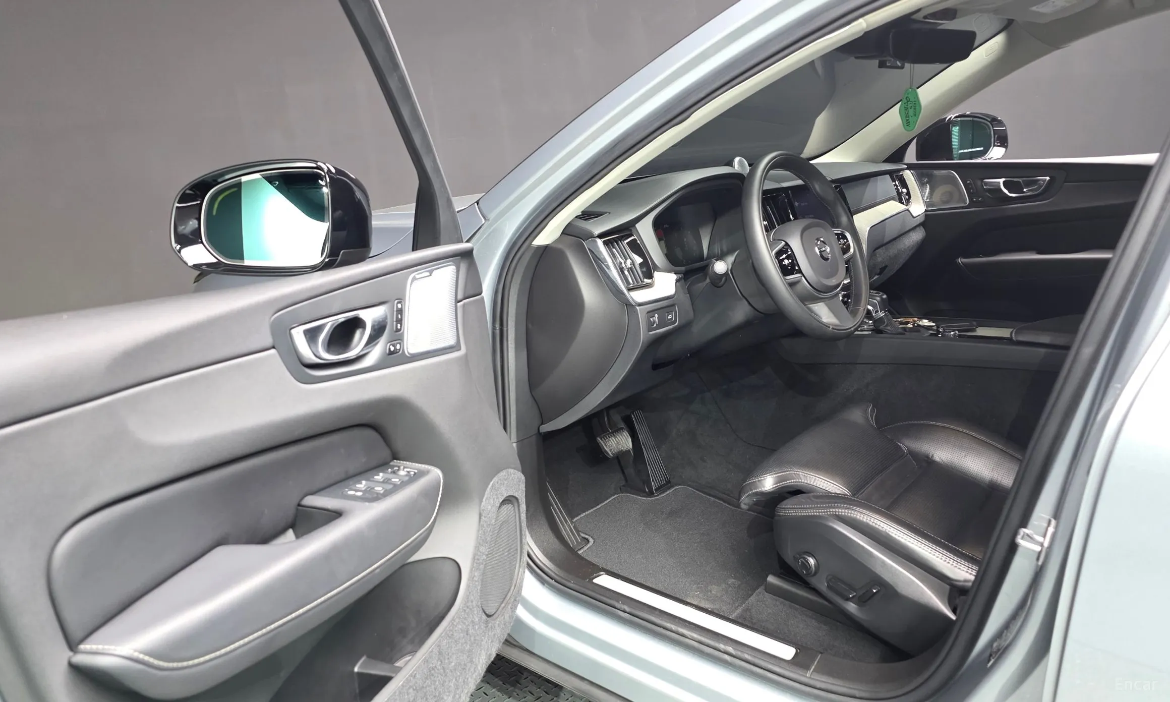 Volvo XC60 Gen 2 превью 10