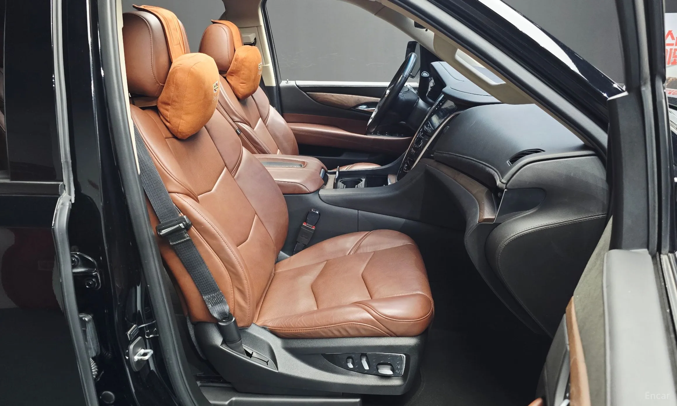 Cadillac Escalade превью 12