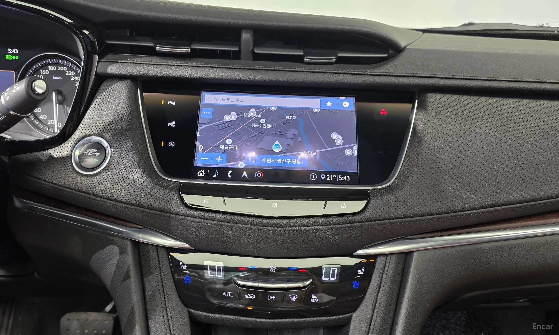 Cadillac XT5 превью 13