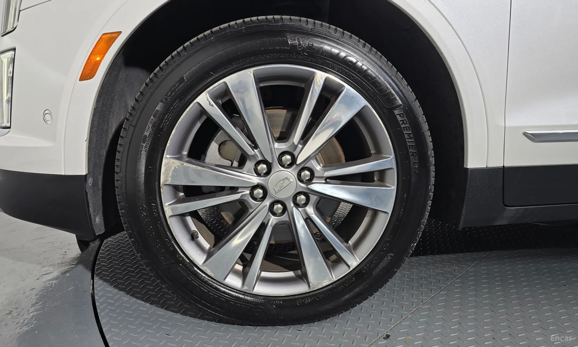 Cadillac XT5 превью 5