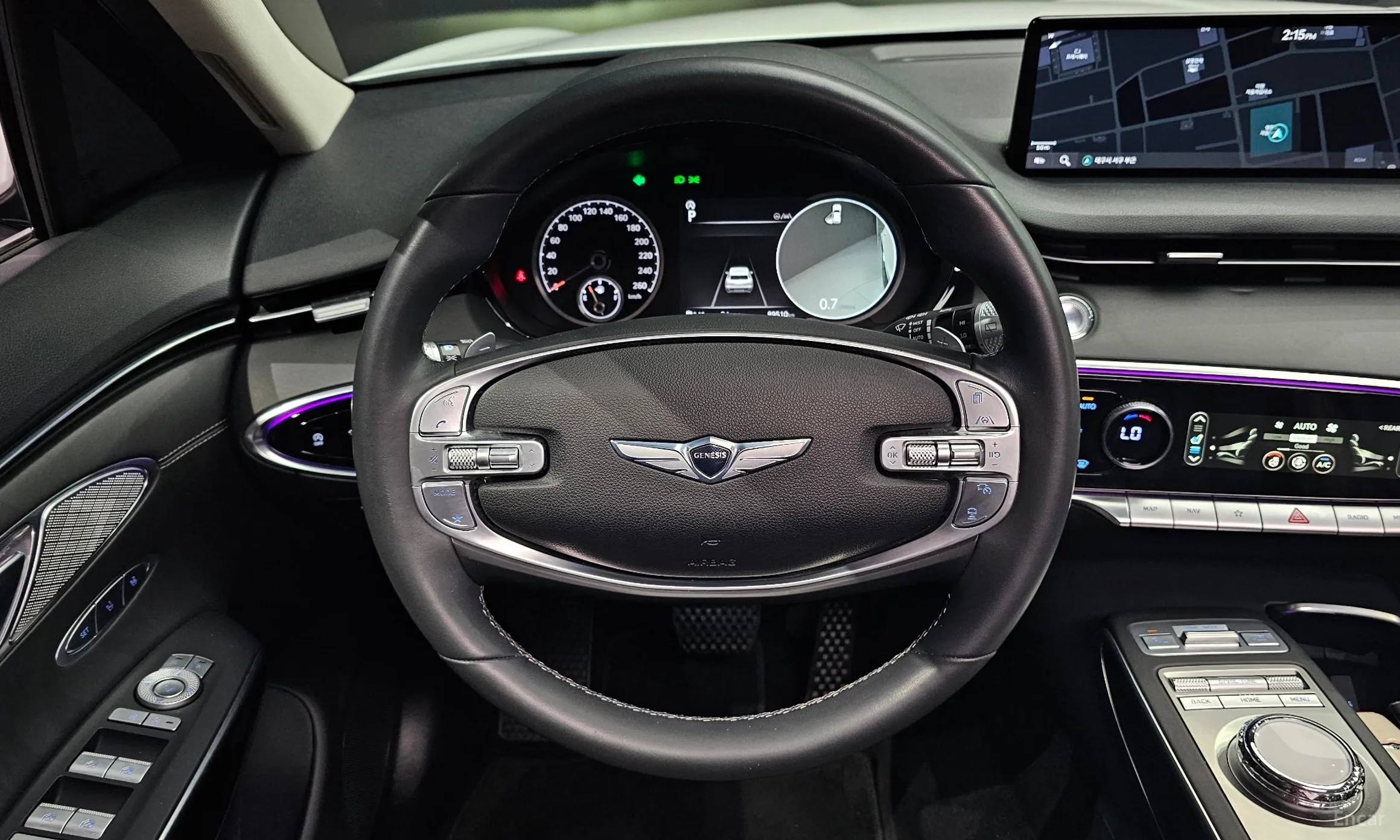Genesis GV70 превью 13
