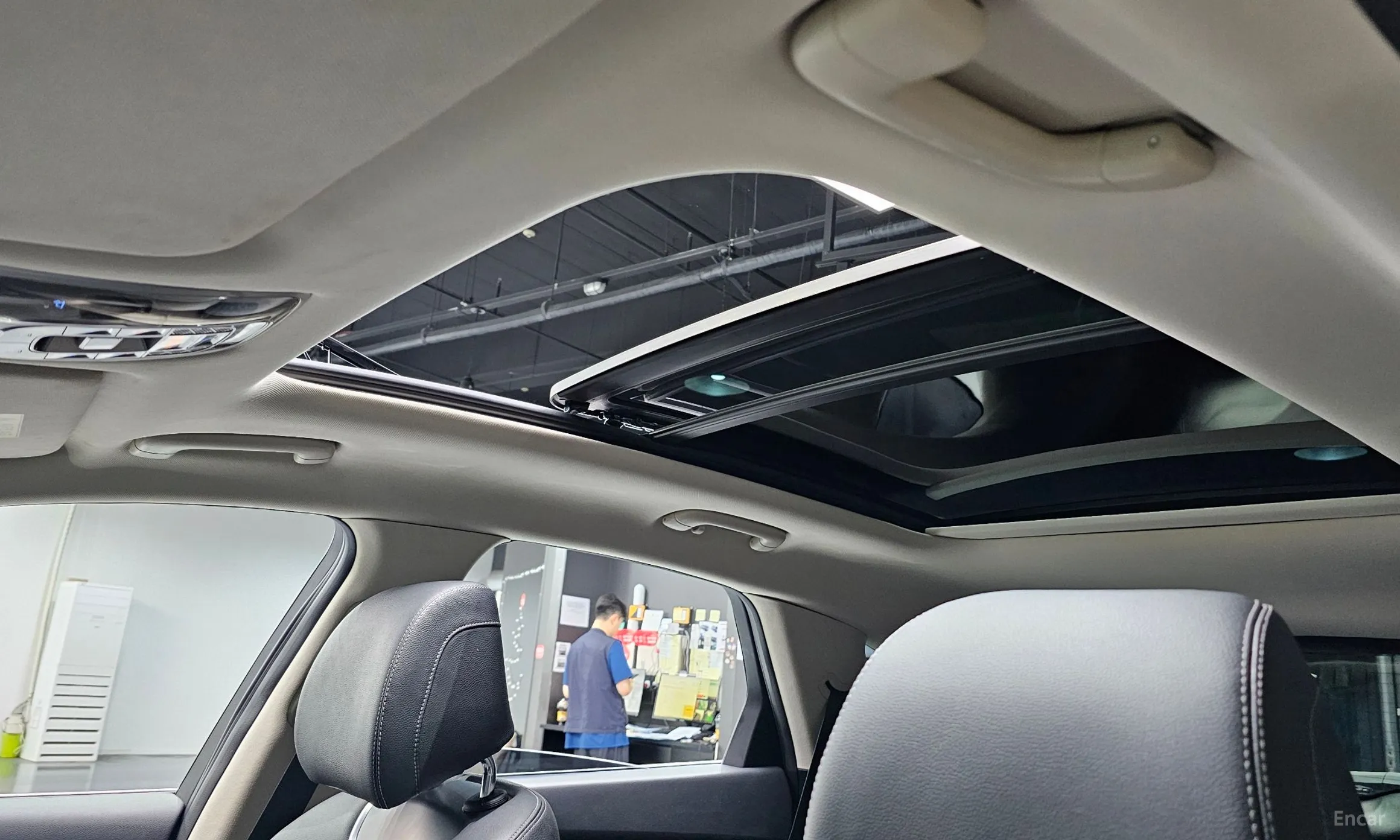 Genesis GV70 превью 16