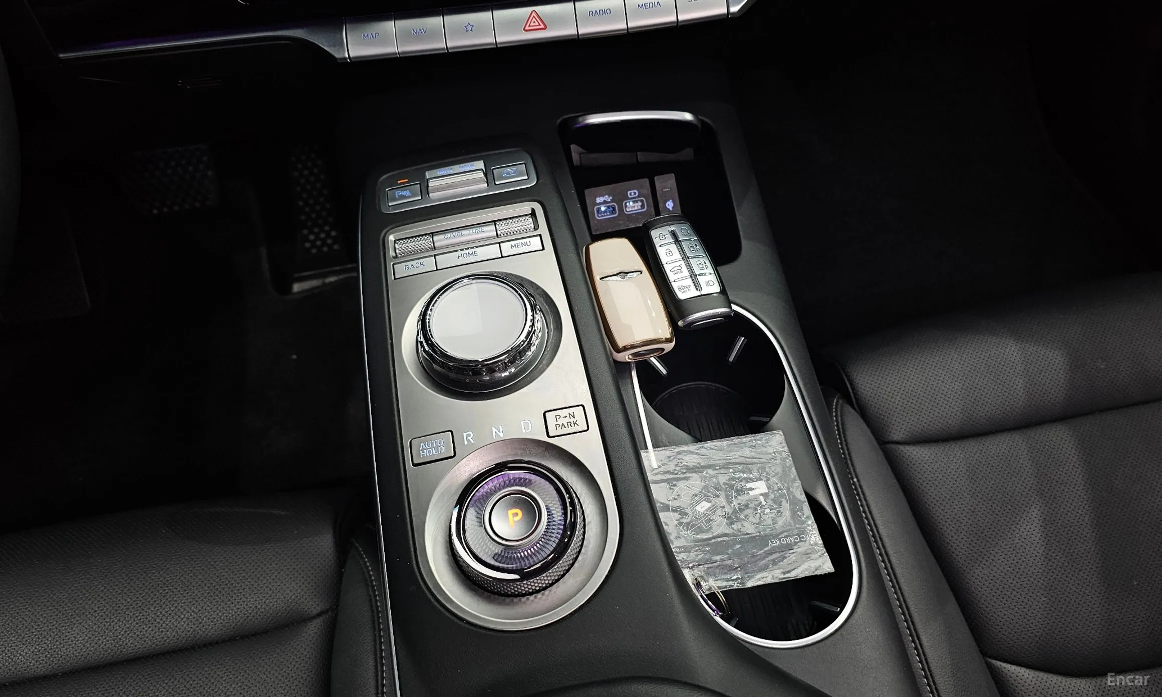 Genesis GV70 превью 9