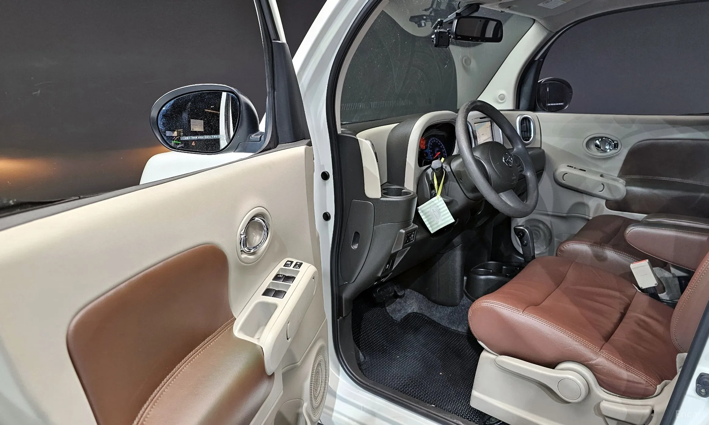 Nissan Cube превью 10