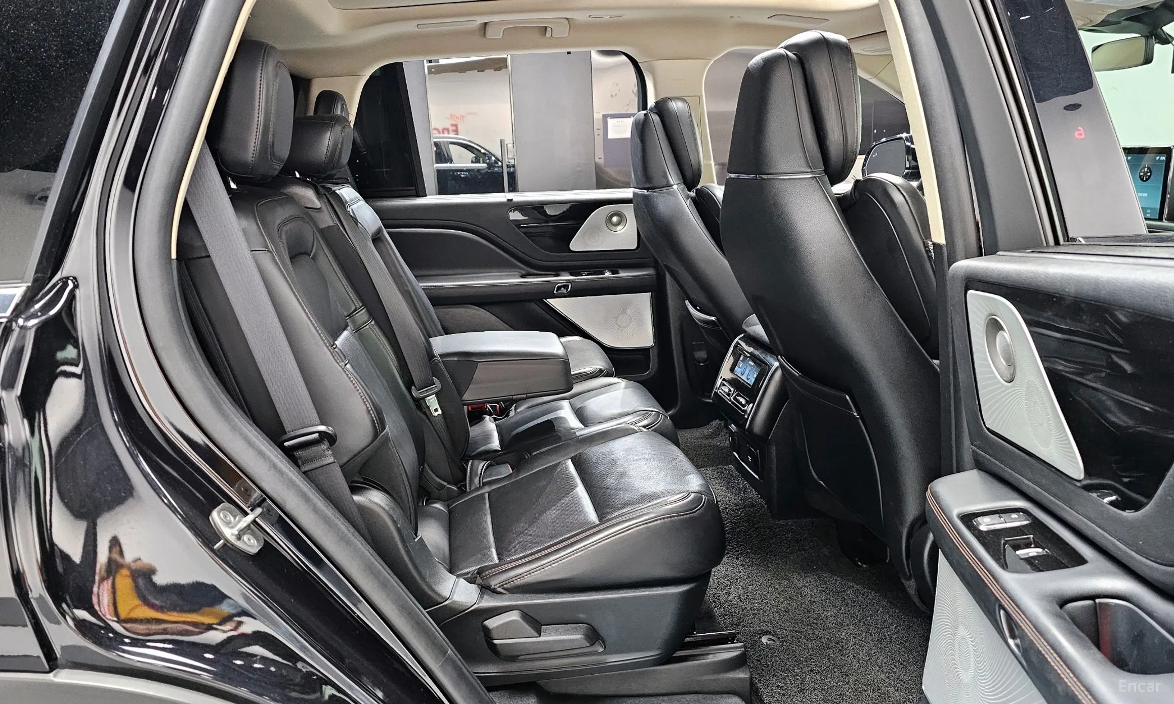 Lincoln Aviator 2nd Generation превью 11