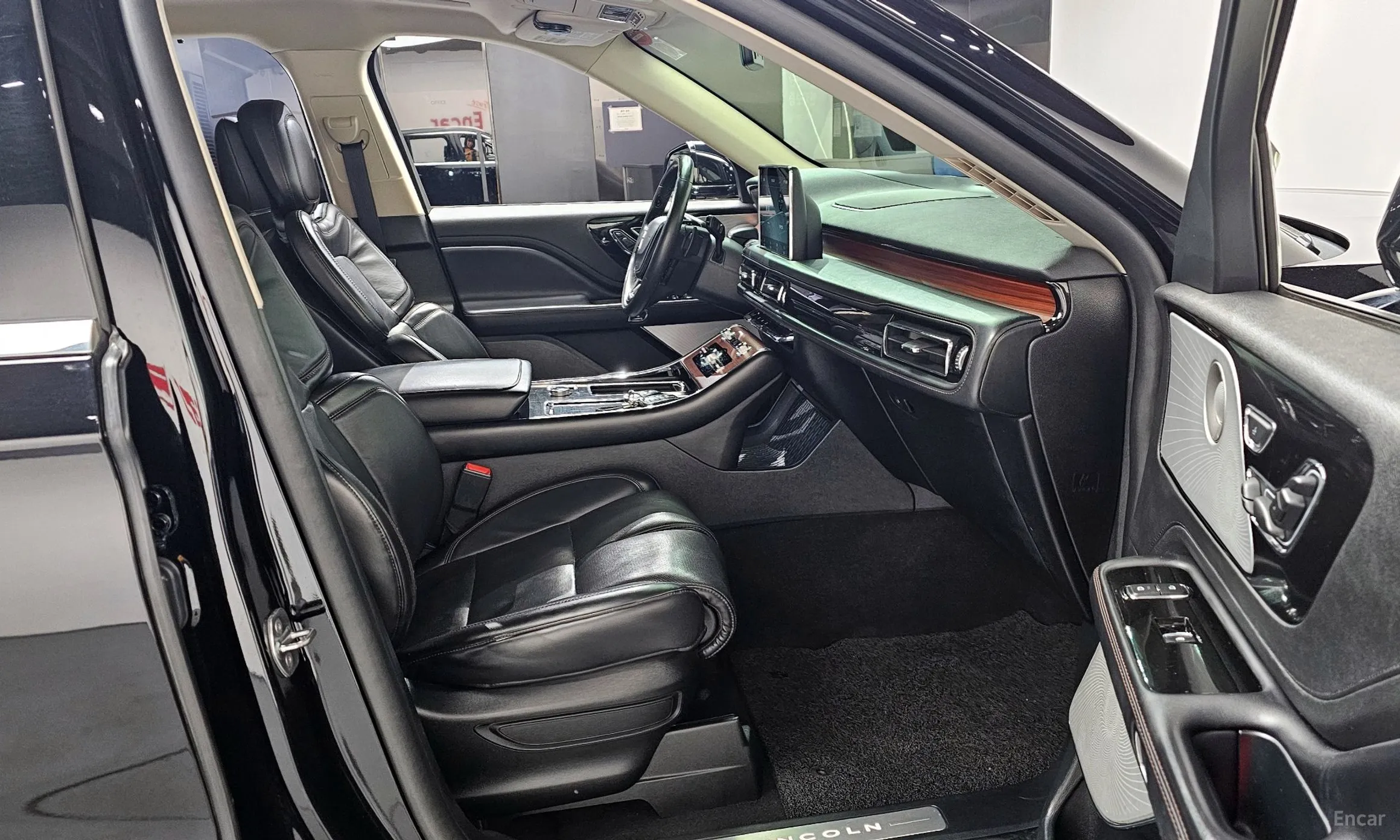 Lincoln Aviator 2nd Generation превью 12