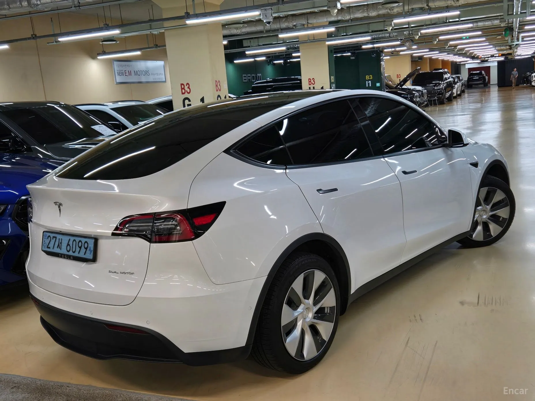 Tesla Model Y превью 14