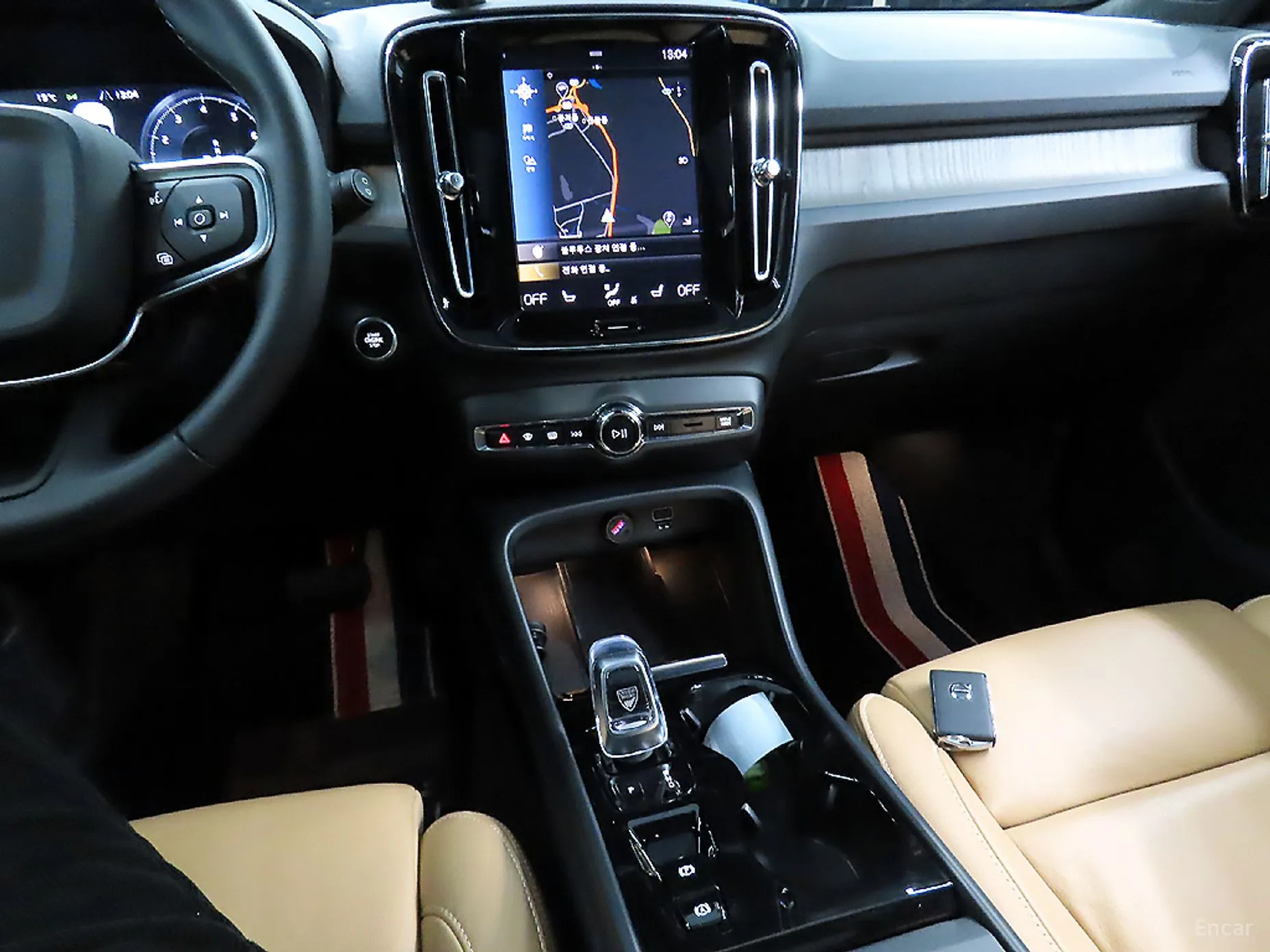 Volvo XC40 превью 11