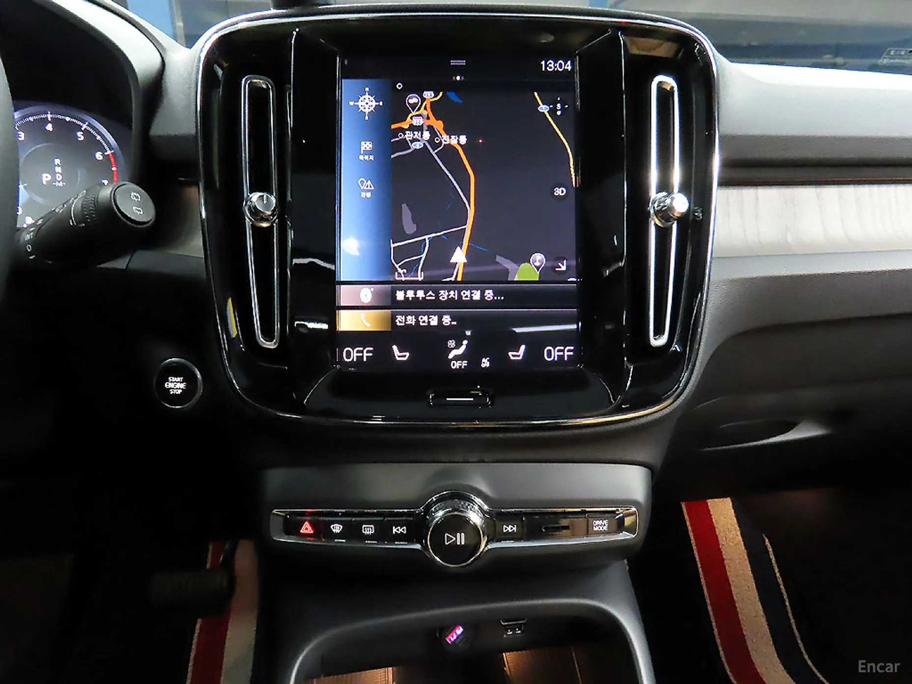 Volvo XC40 превью 12