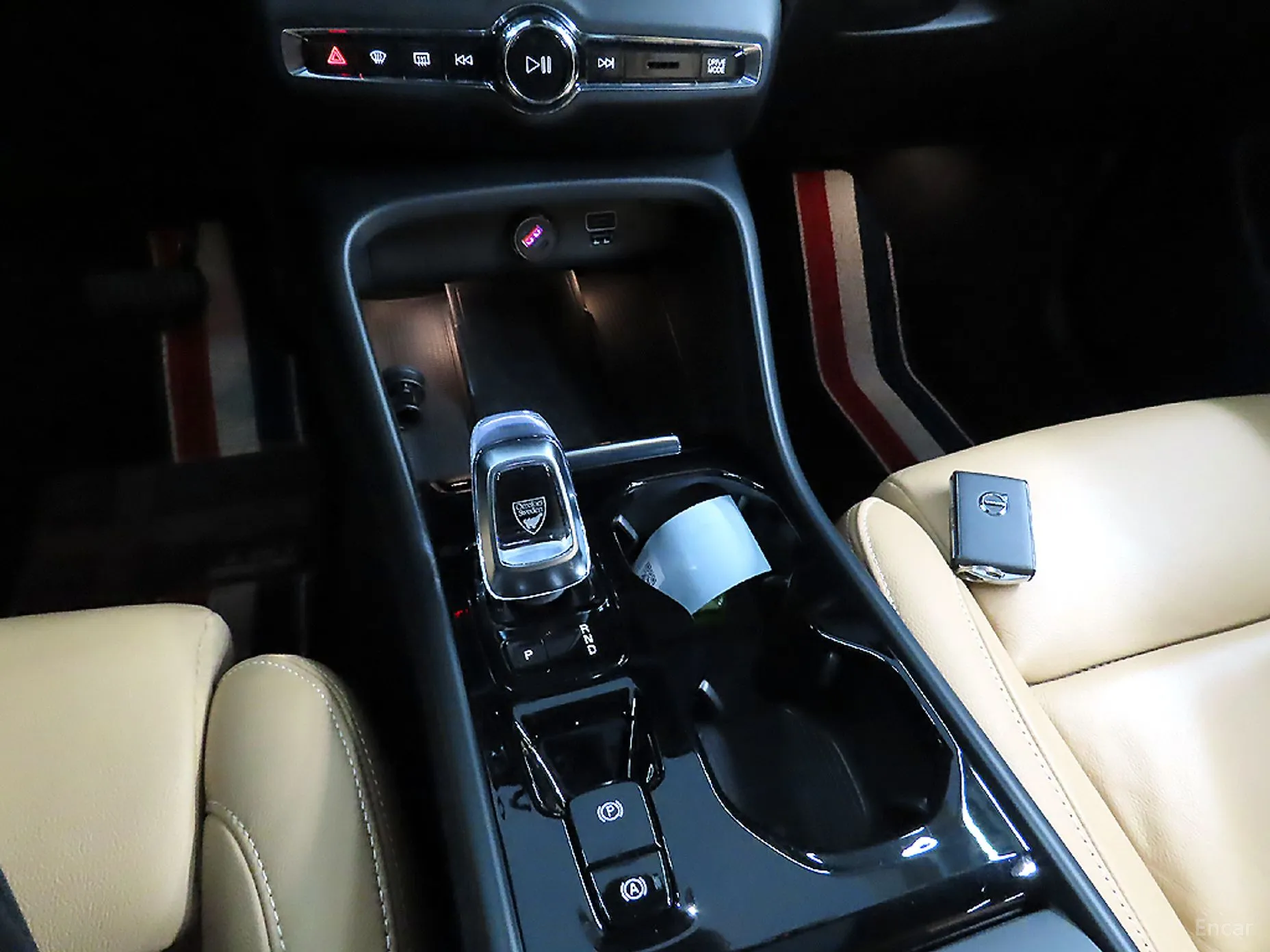 Volvo XC40 превью 13