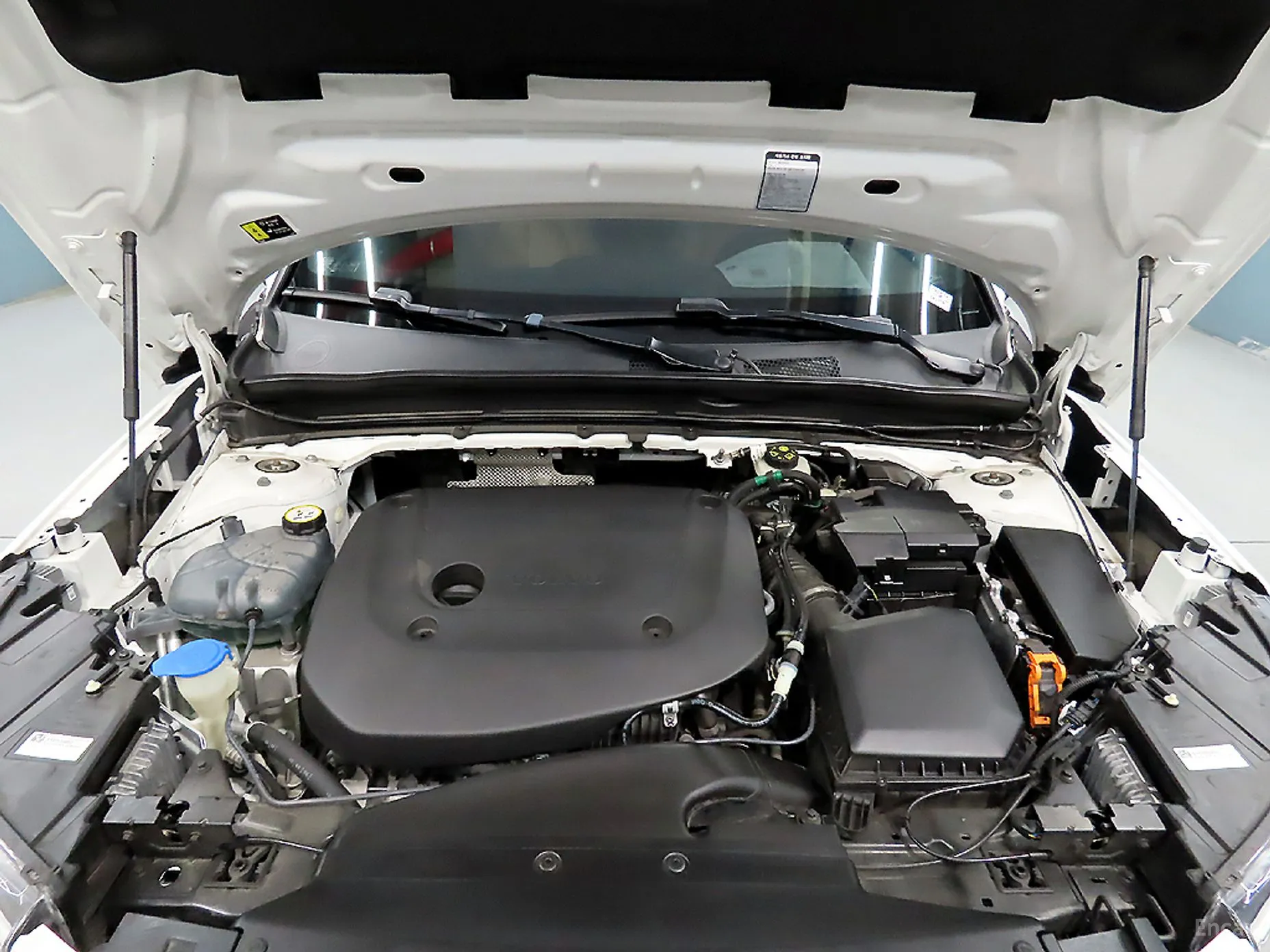 Volvo XC40 превью 19