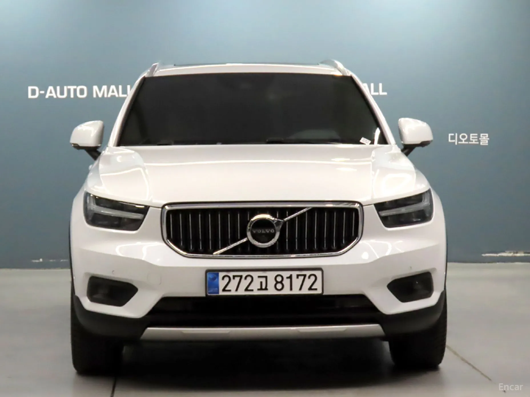 Volvo XC40 превью 3