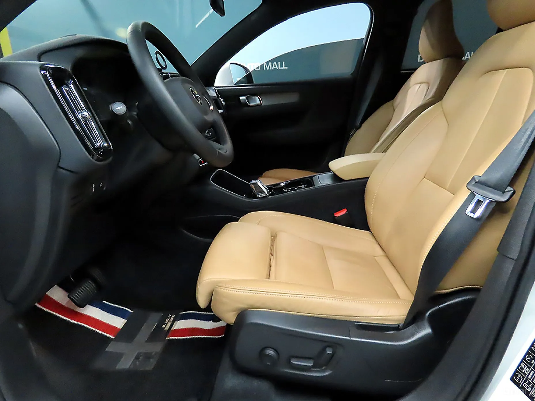 Volvo XC40 превью 6