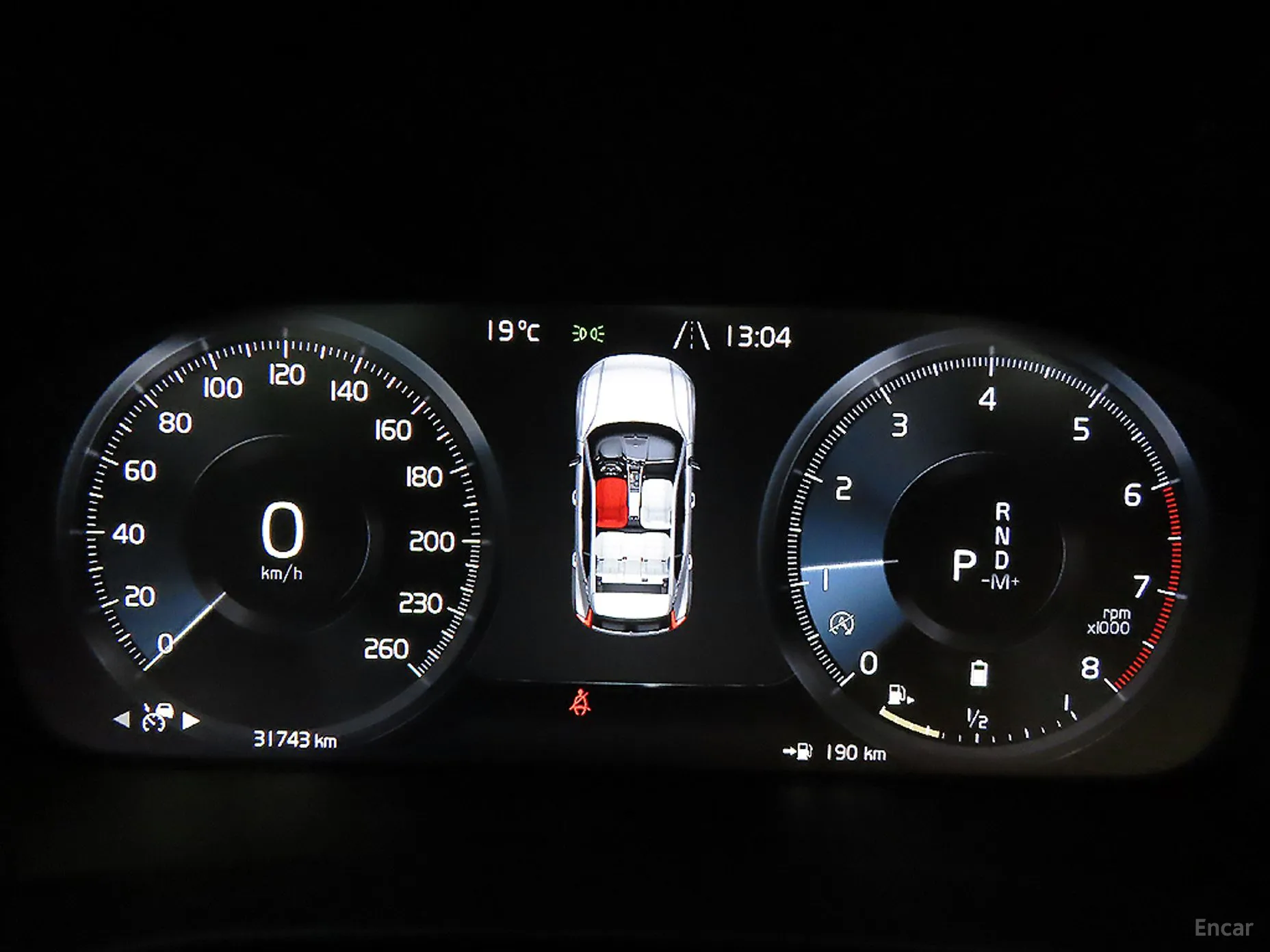 Volvo XC40 превью 8