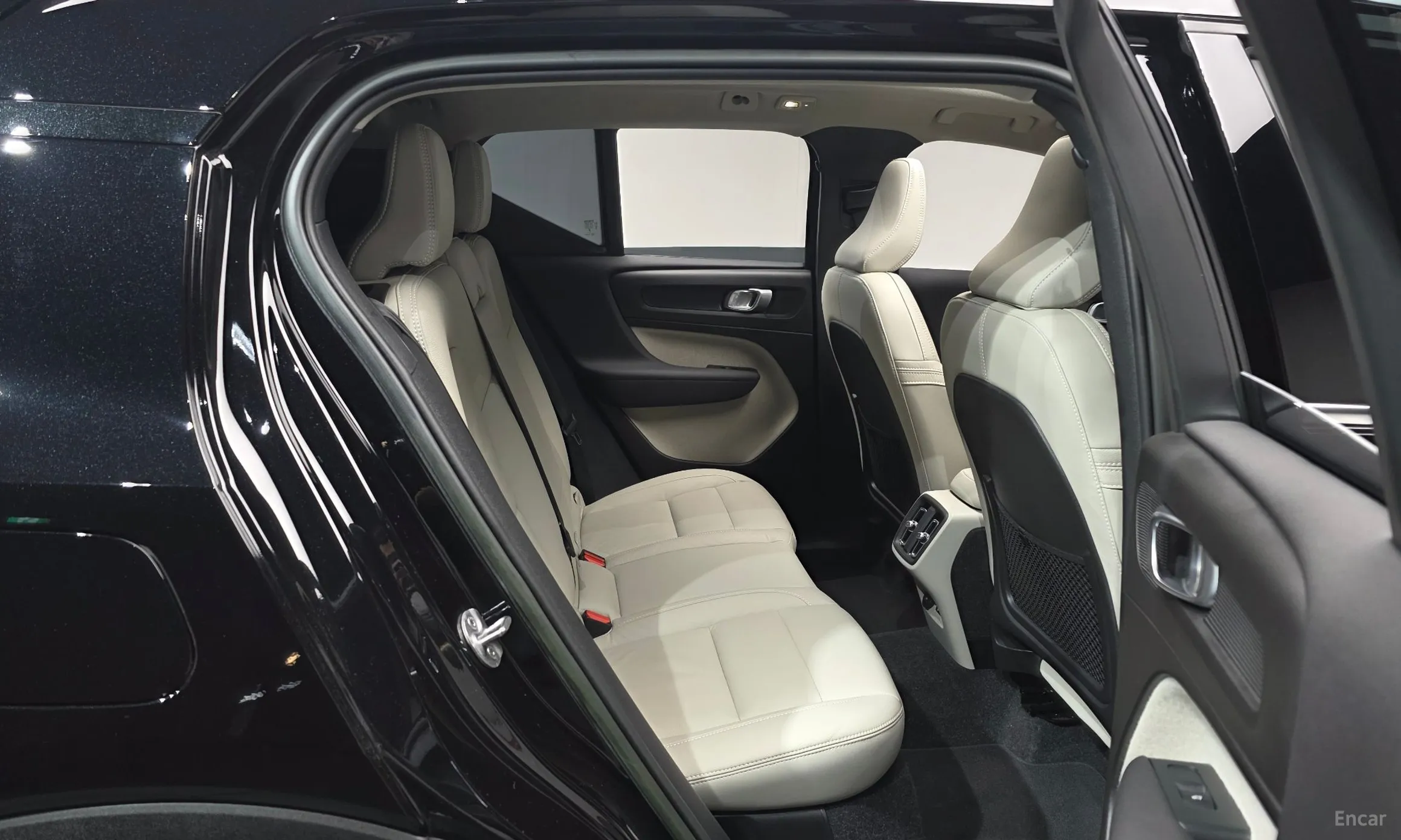 Volvo XC40 превью 12