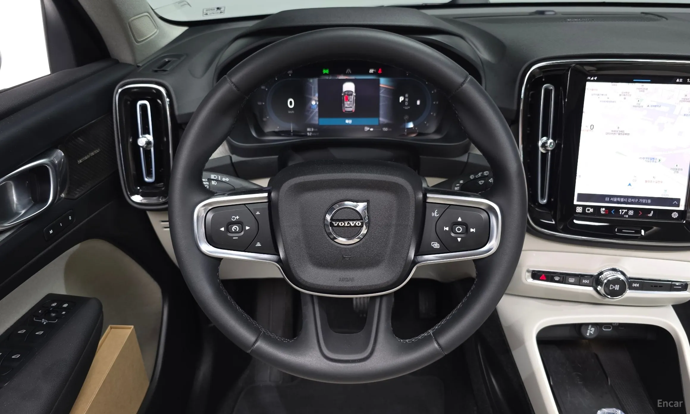 Volvo XC40 превью 13