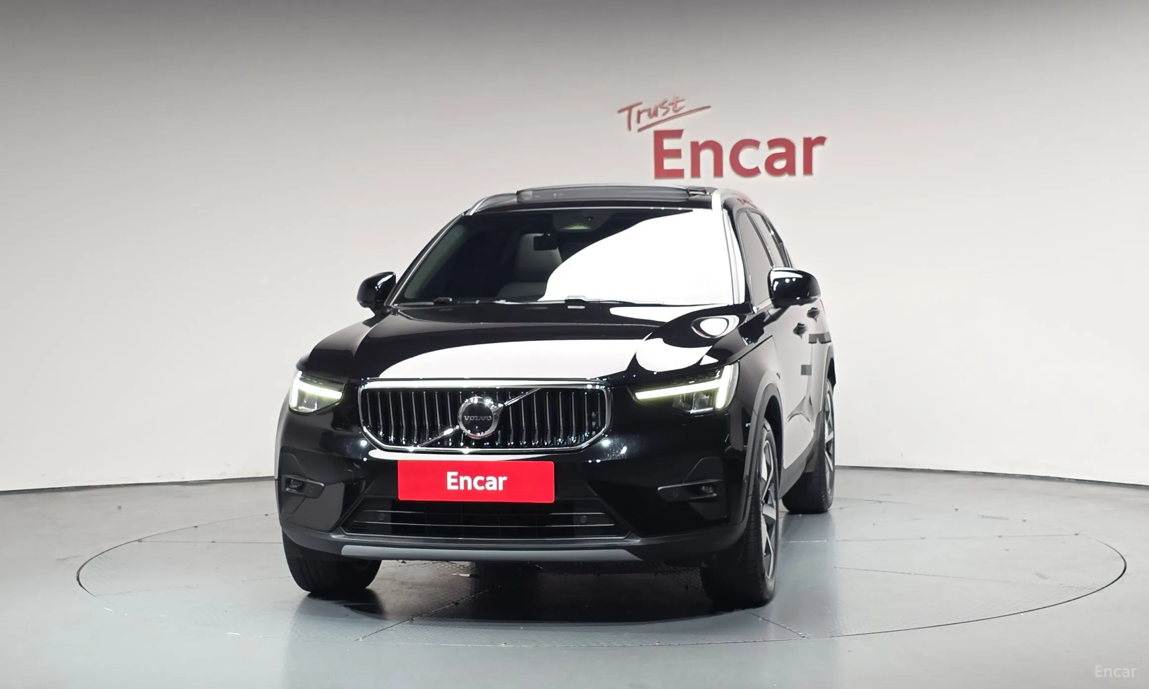 Volvo XC40 превью 3
