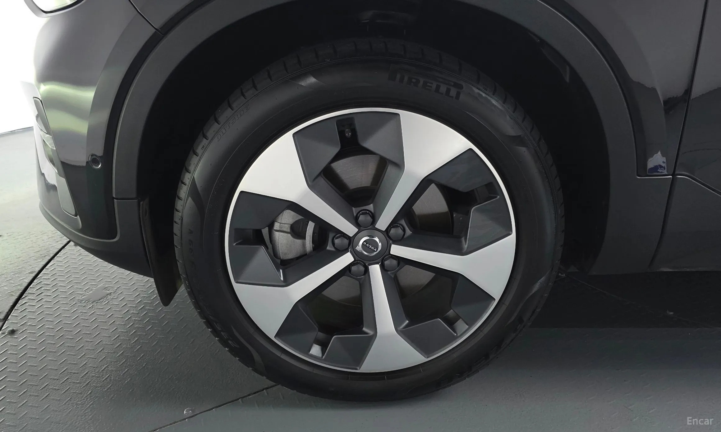 Volvo XC40 превью 5