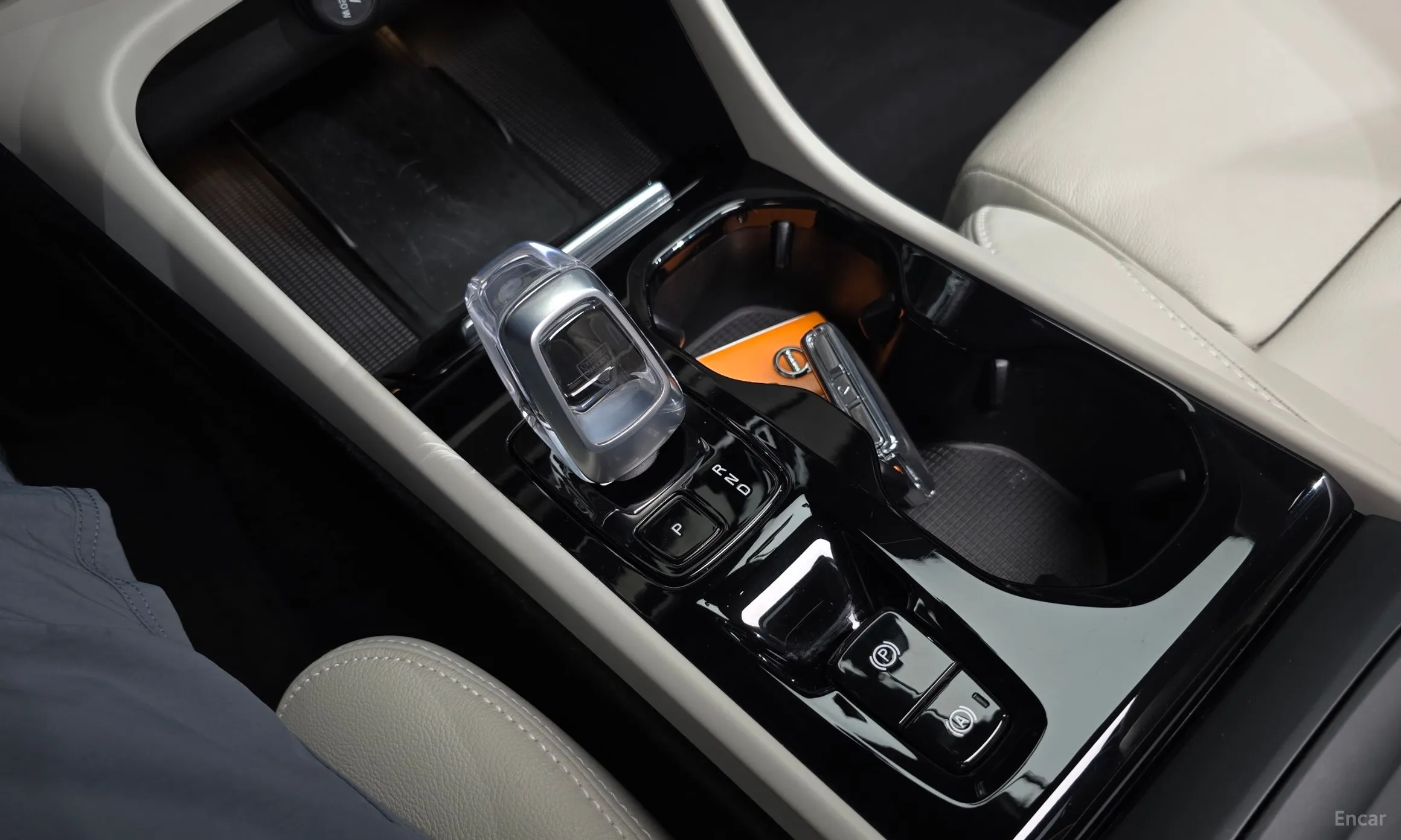 Volvo XC40 превью 9