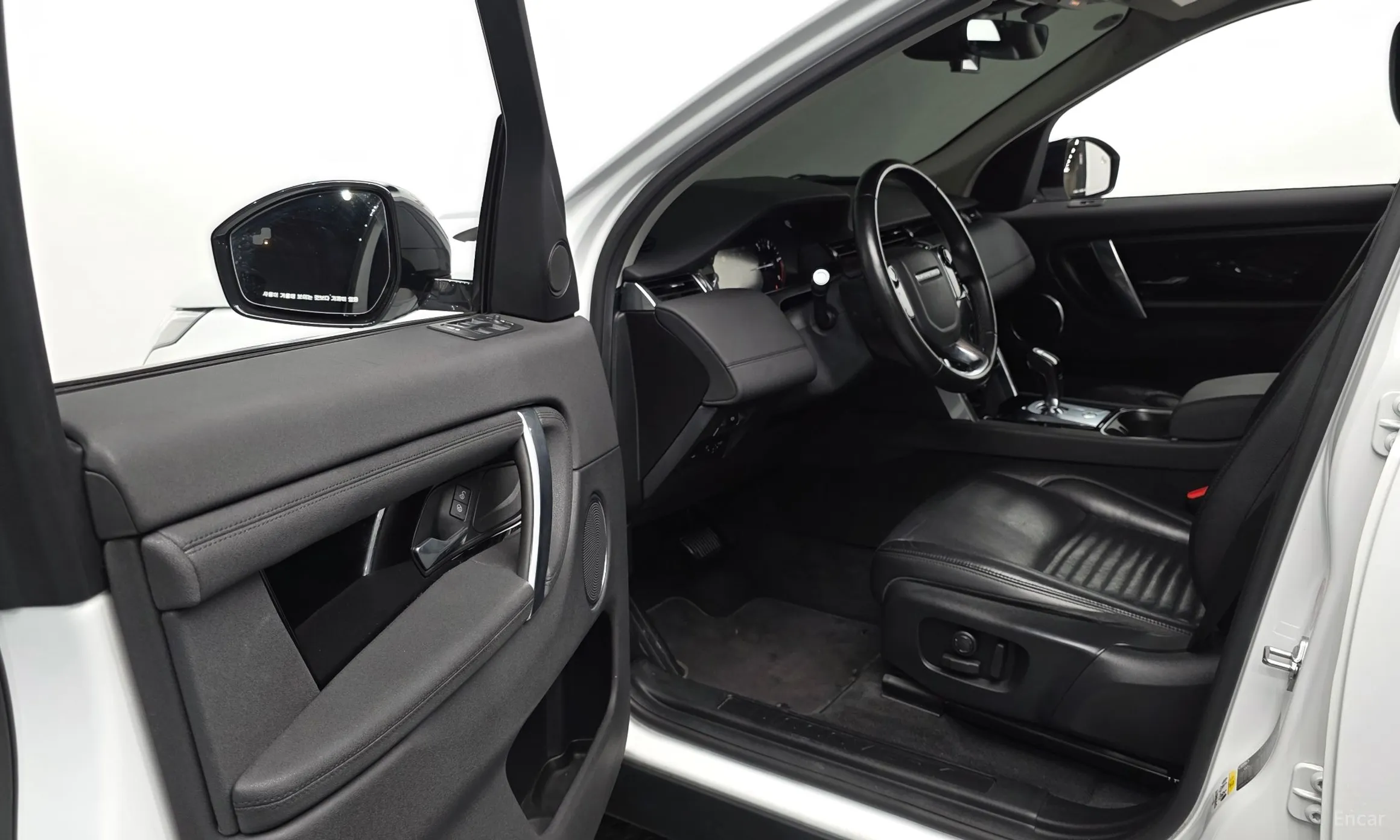Land Rover Discovery Sports превью 10