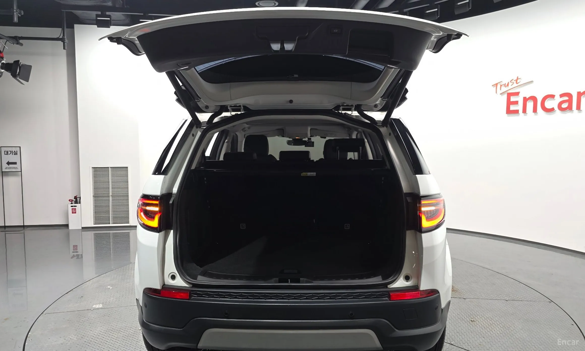 Land Rover Discovery Sports превью 20