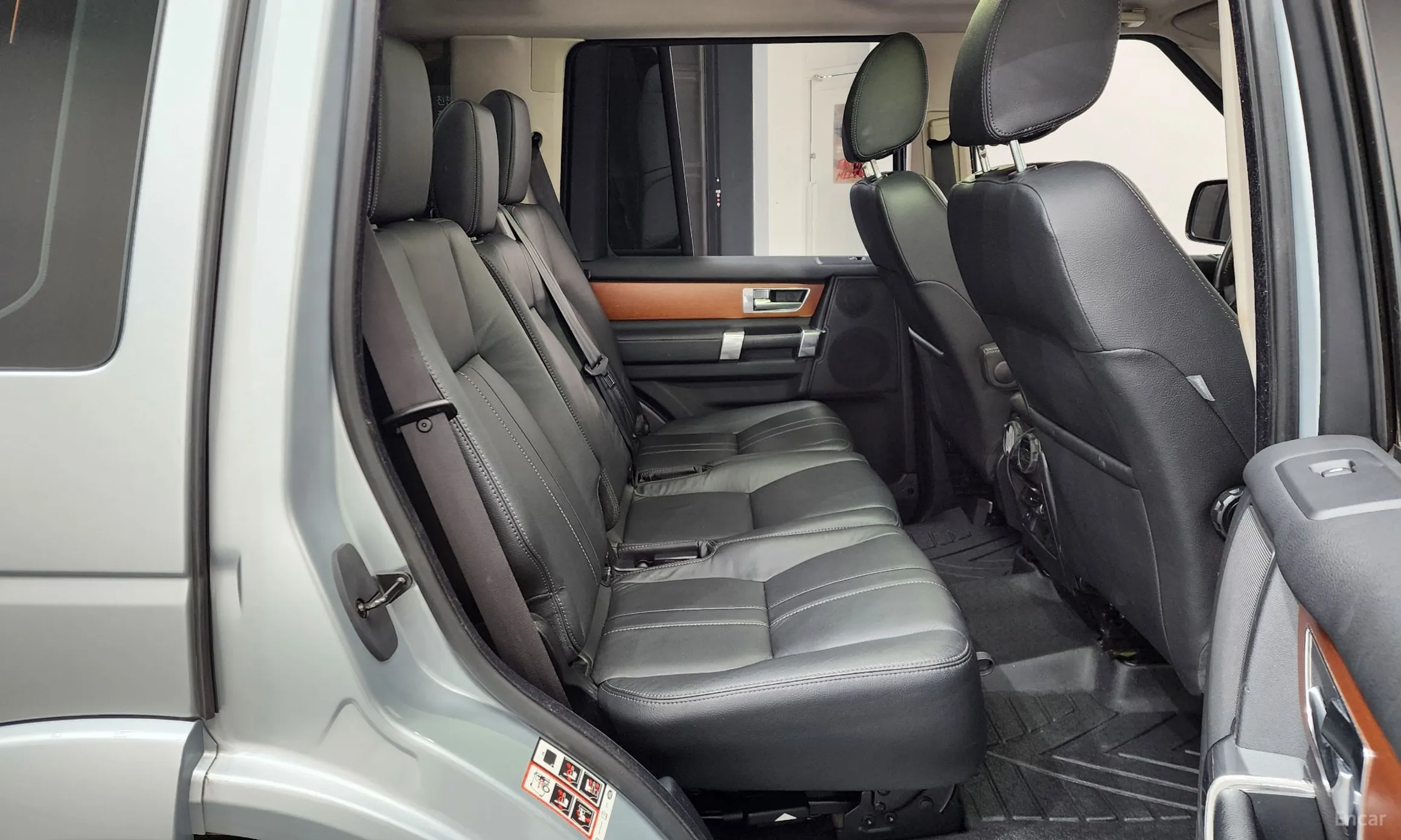 Land Rover Discovery 4 превью 11