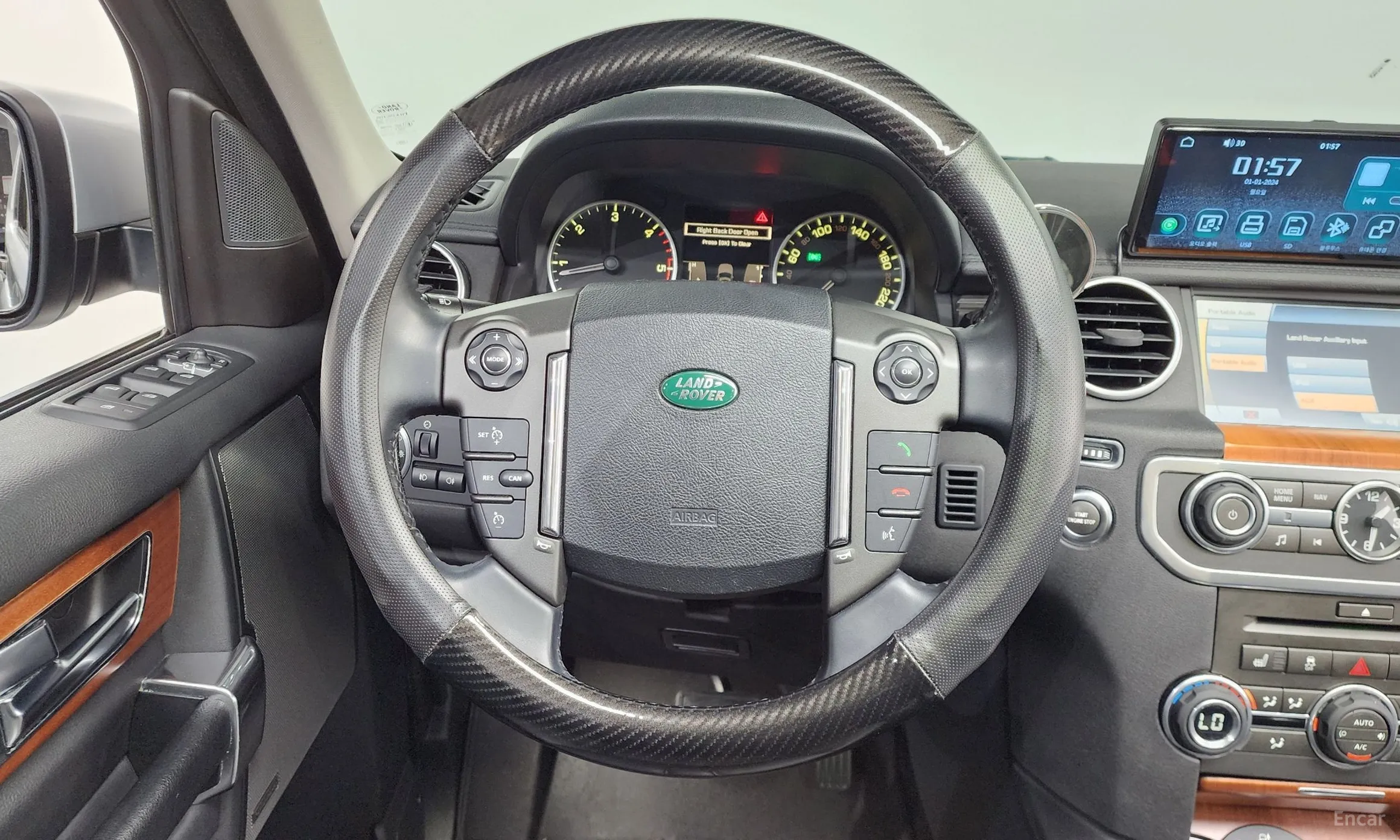Land Rover Discovery 4 превью 13