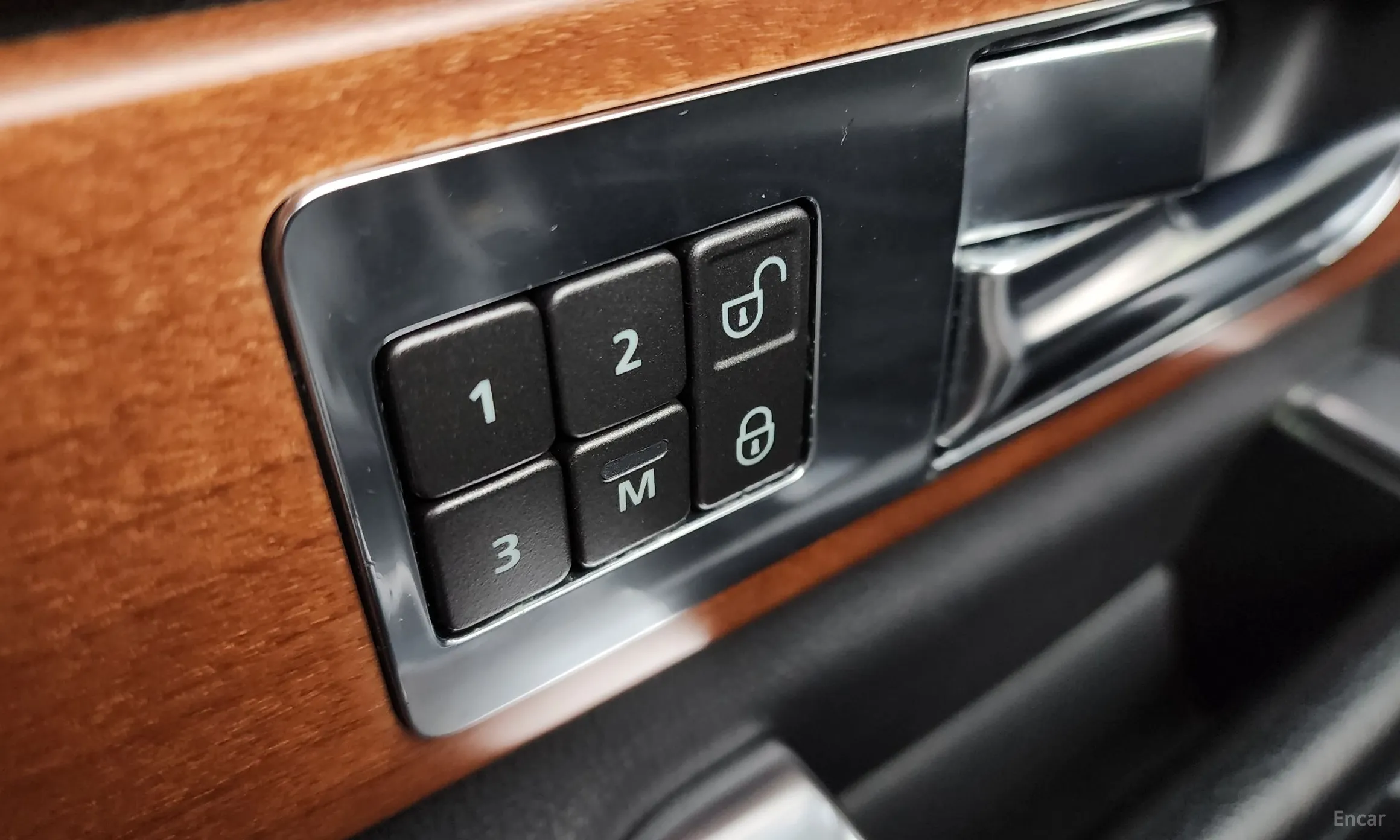 Land Rover Discovery 4 превью 15