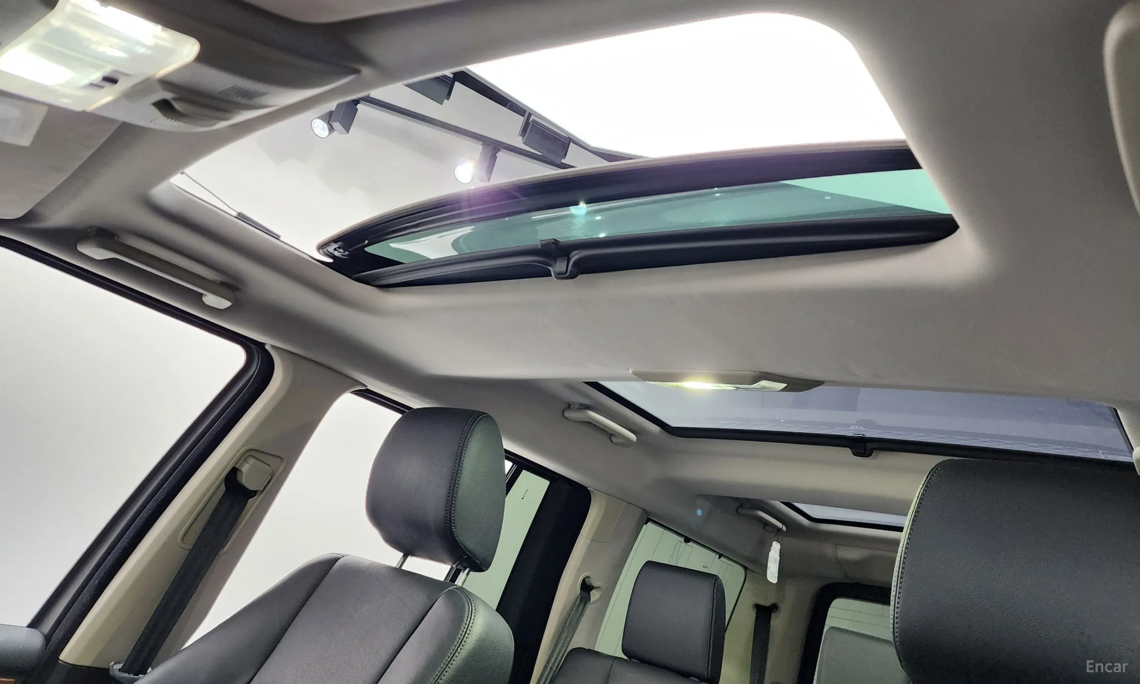 Land Rover Discovery 4 превью 16