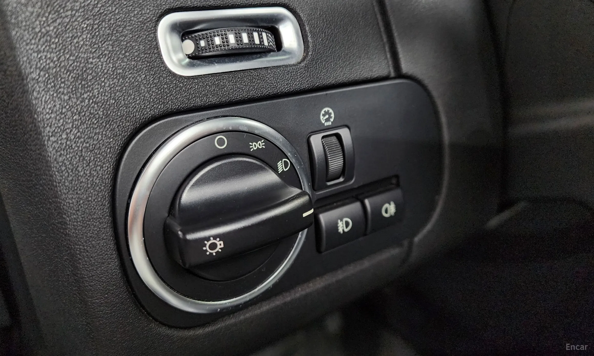 Land Rover Discovery 4 превью 20