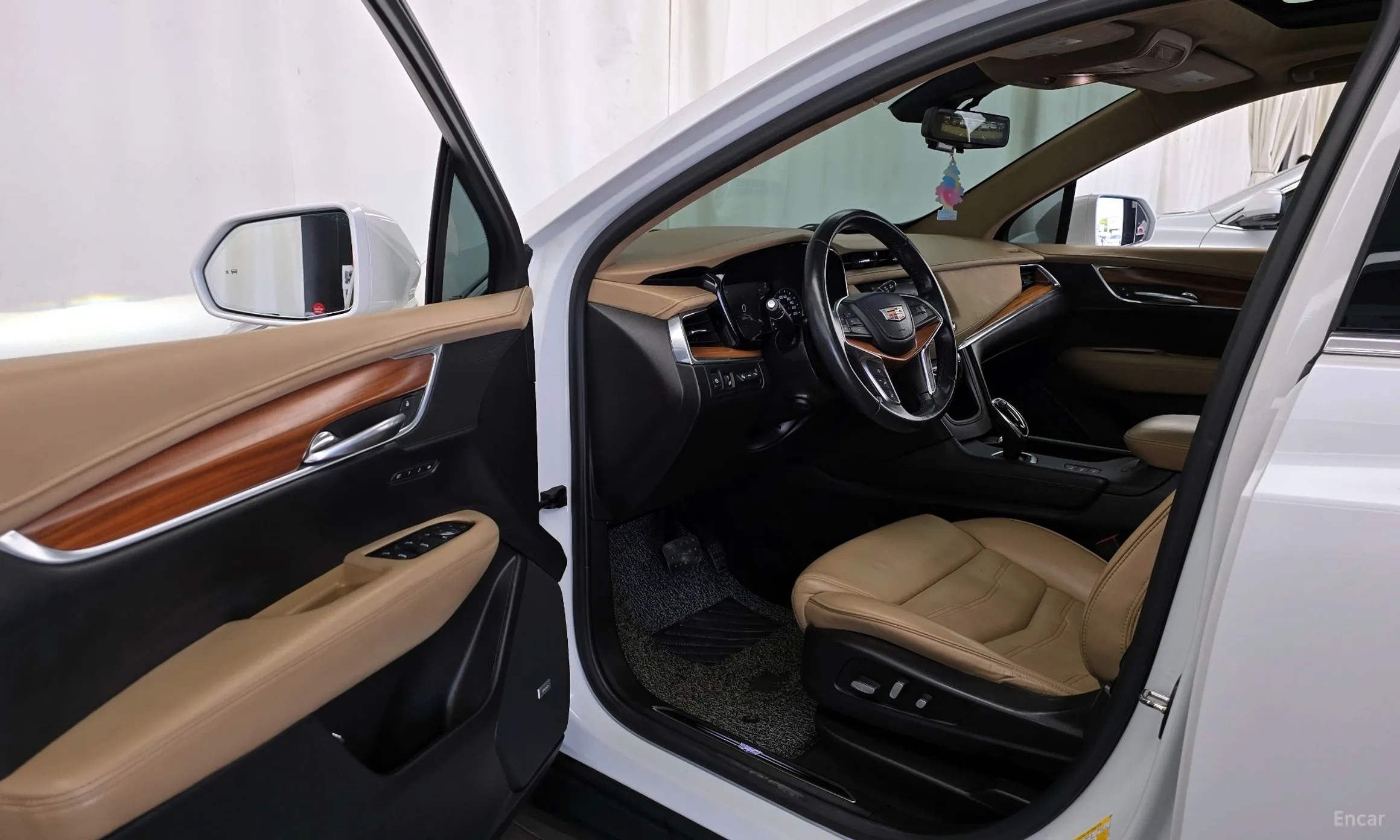 Cadillac XT5 превью 10