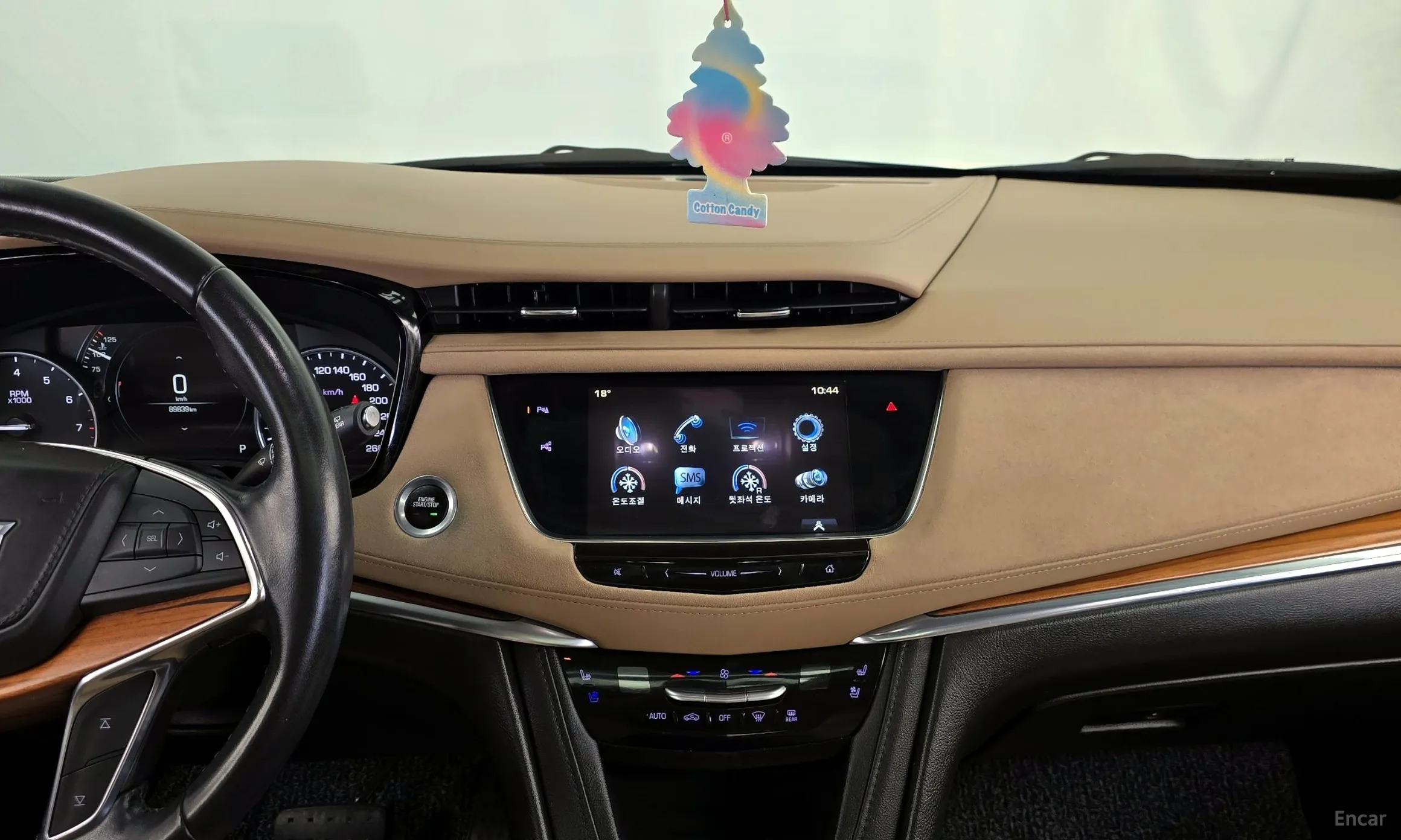 Cadillac XT5 превью 12