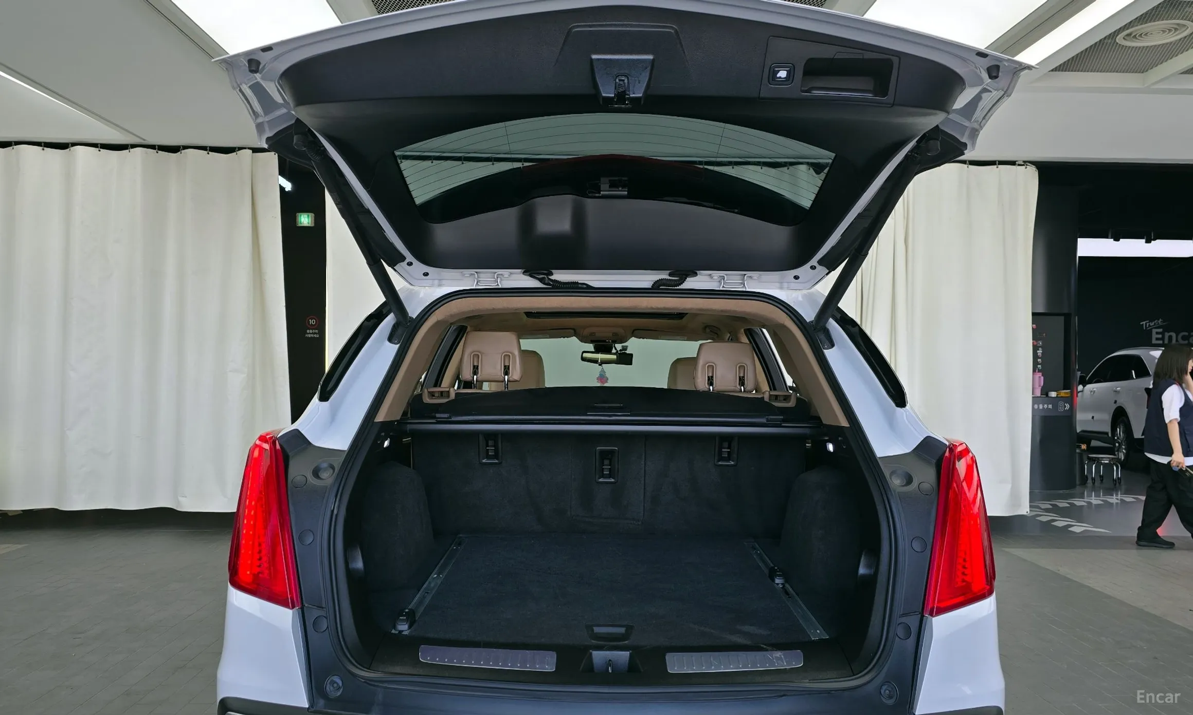 Cadillac XT5 превью 20