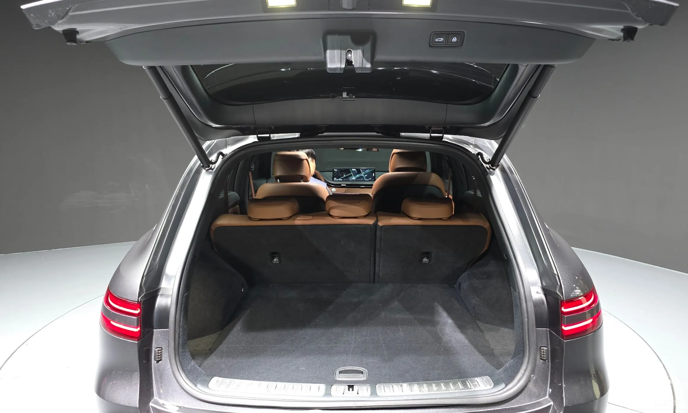 Genesis GV70 превью 20