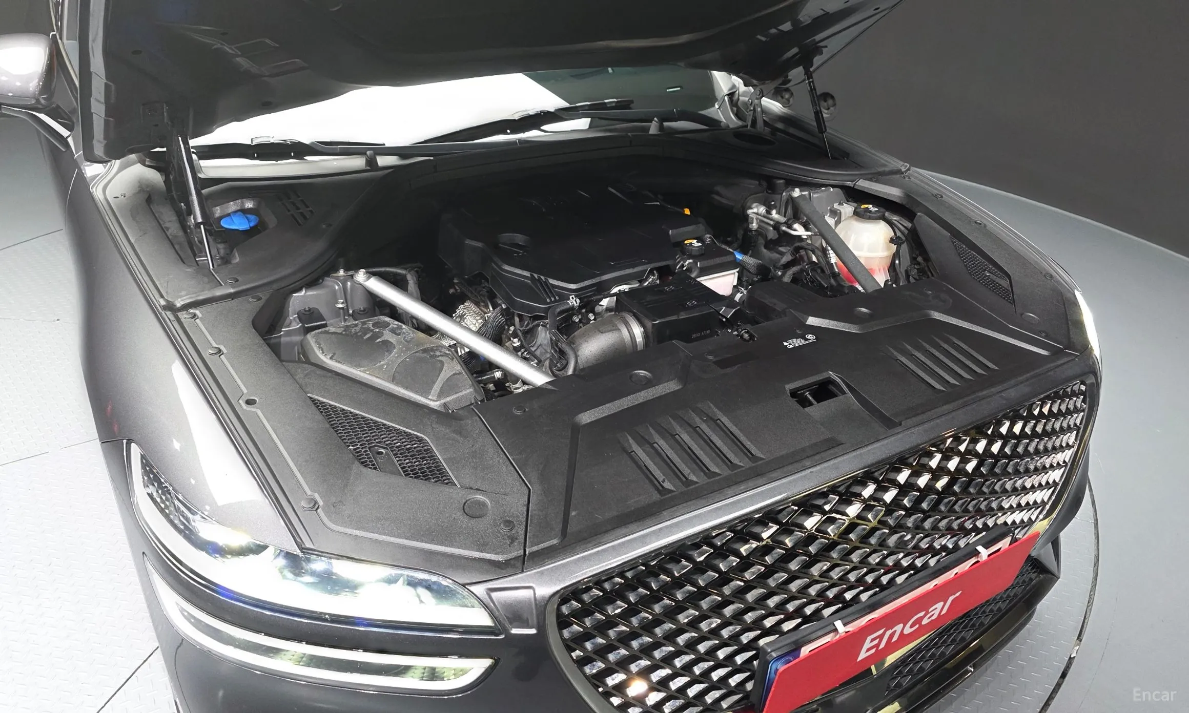 Genesis GV70 превью 6