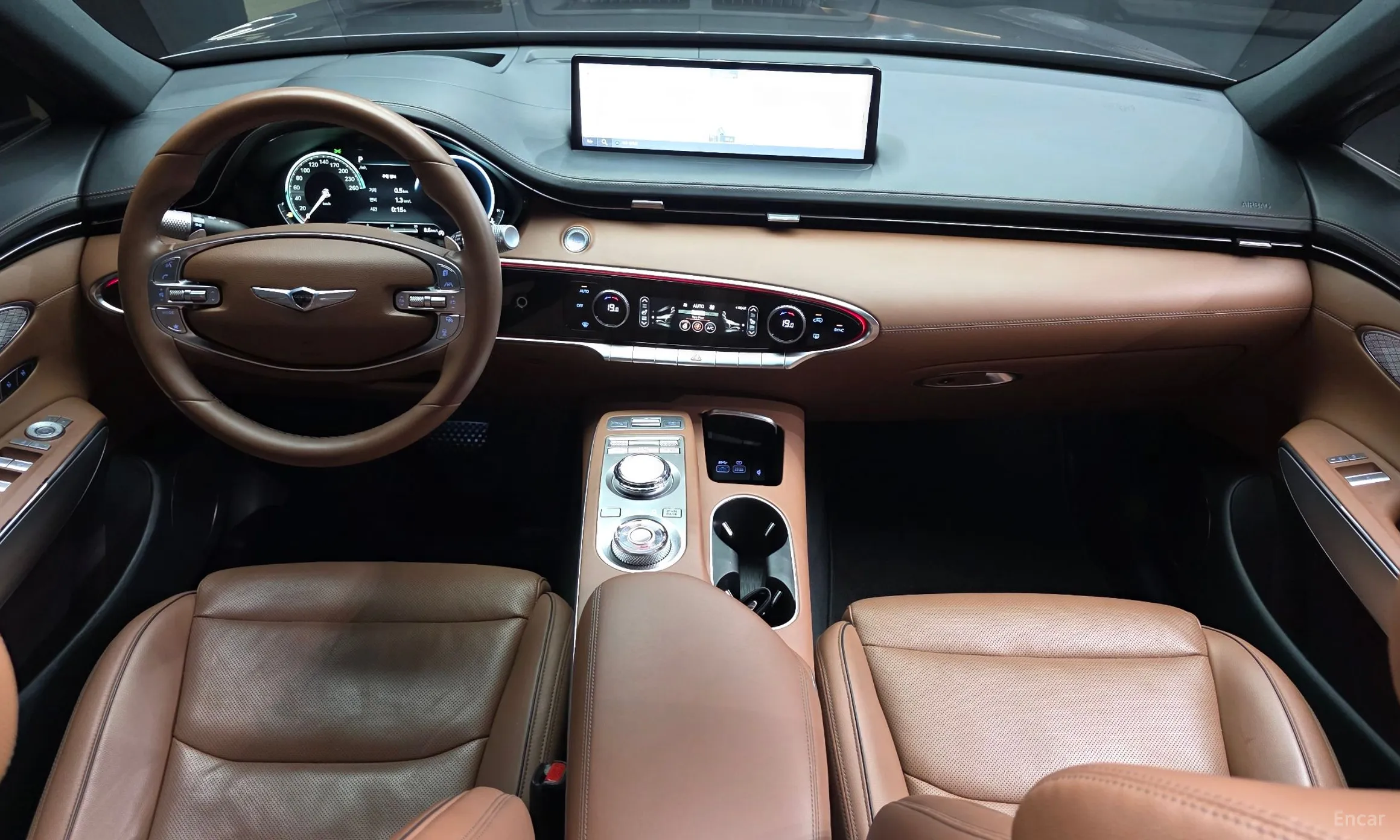 Genesis GV70 превью 7