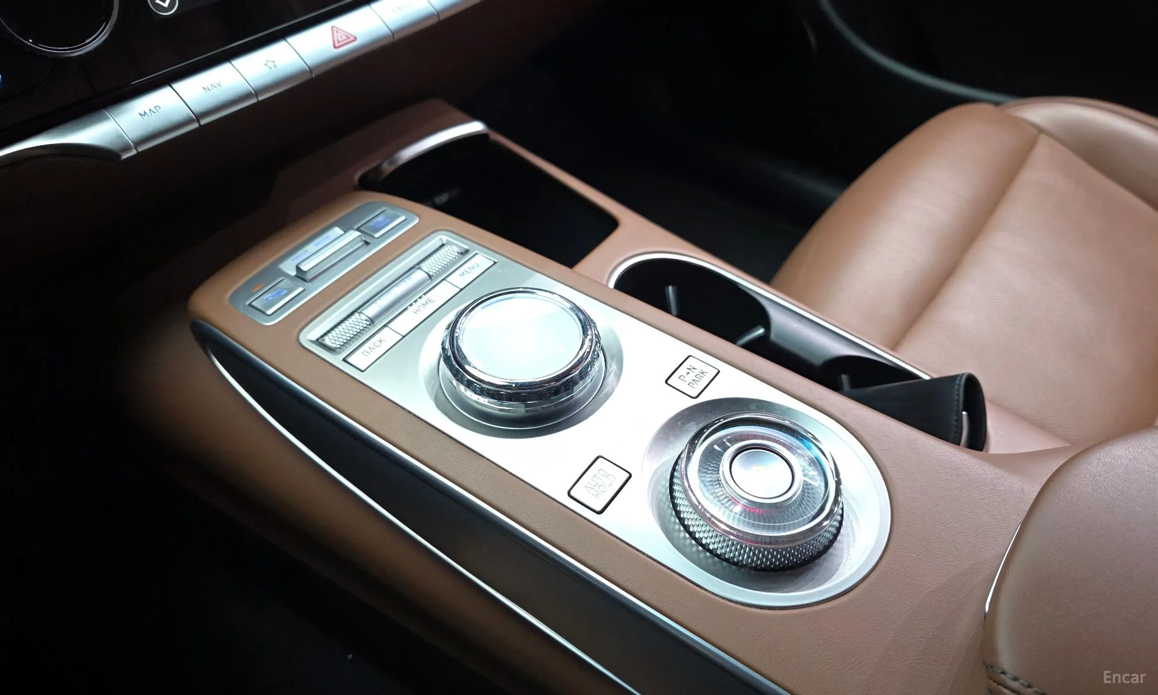 Genesis GV70 превью 9