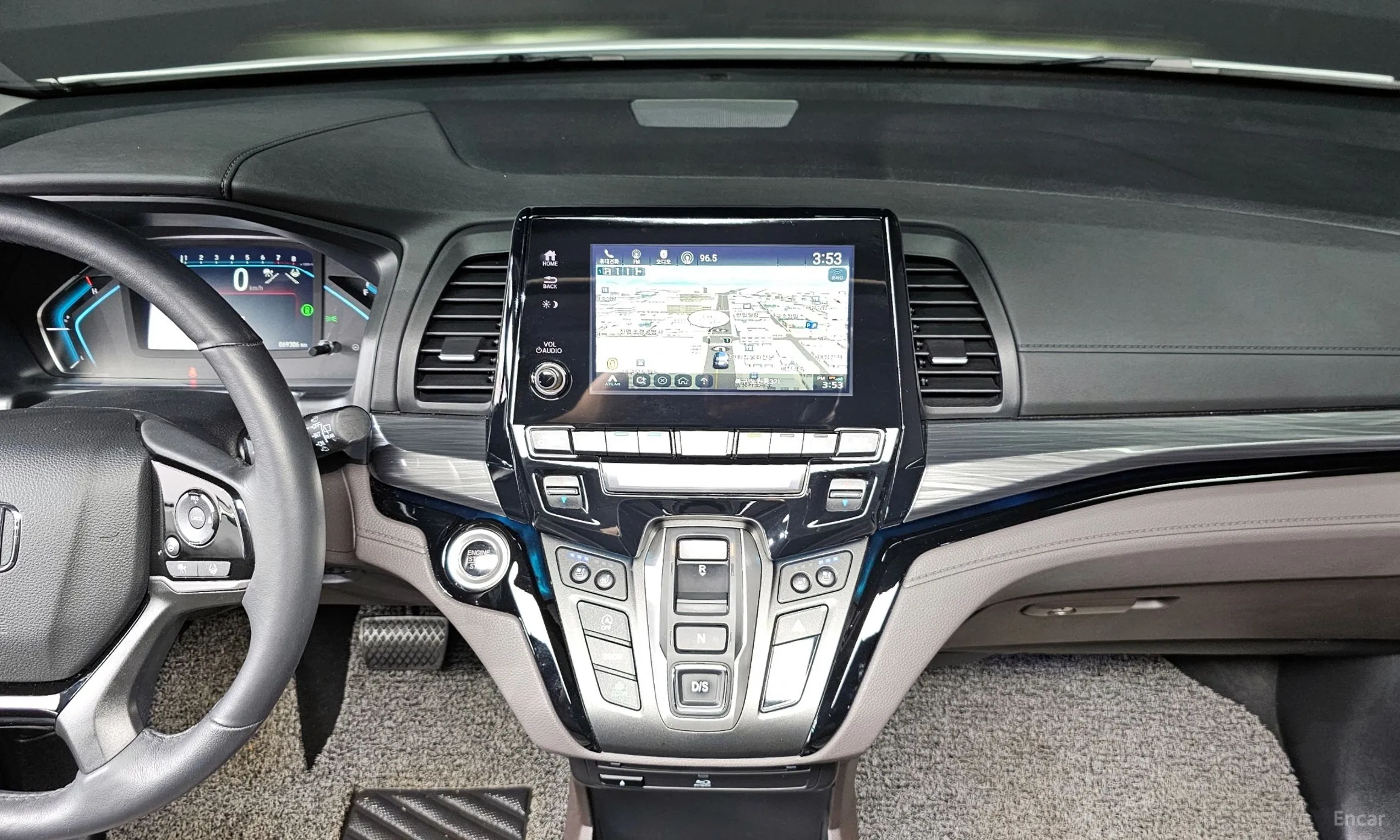 Honda Odyssey превью 14