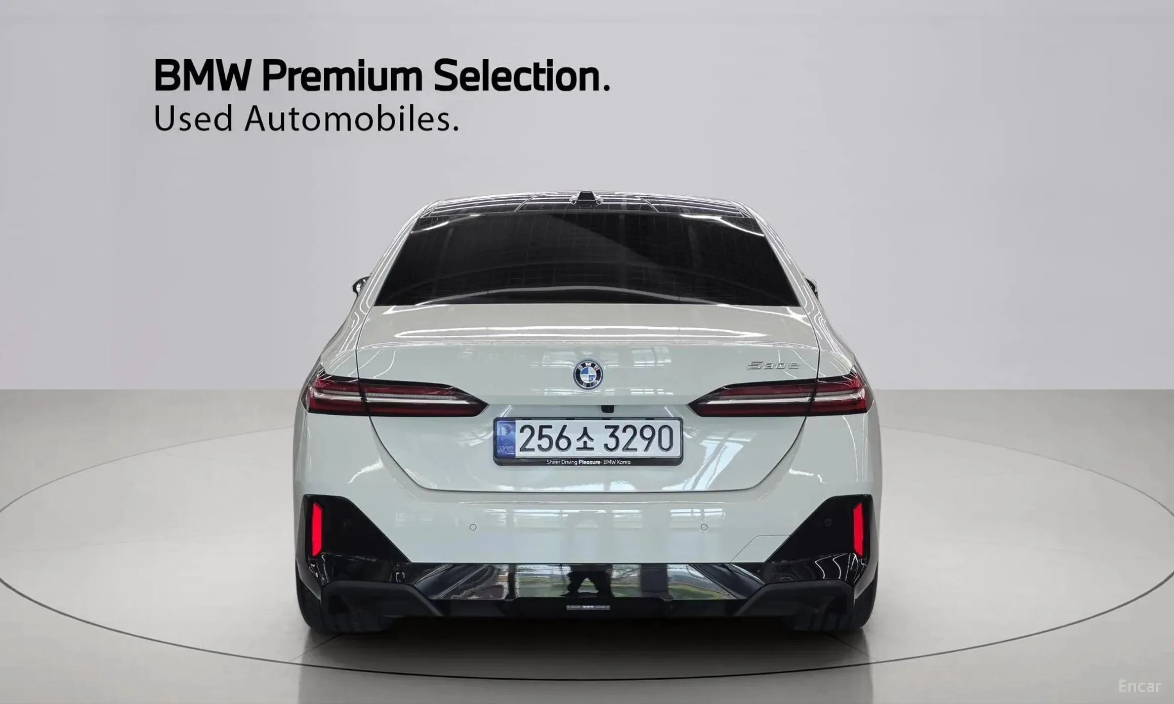 BMW 5 Series (G60) превью 4