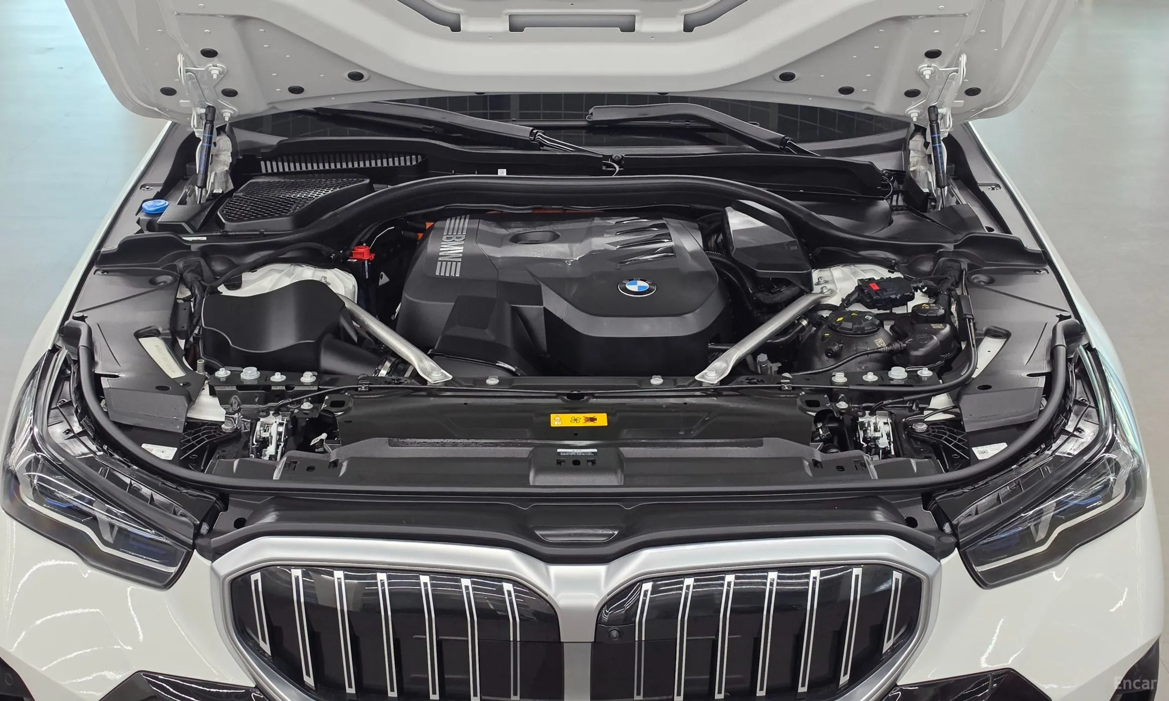 BMW 5 Series (G60) превью 6