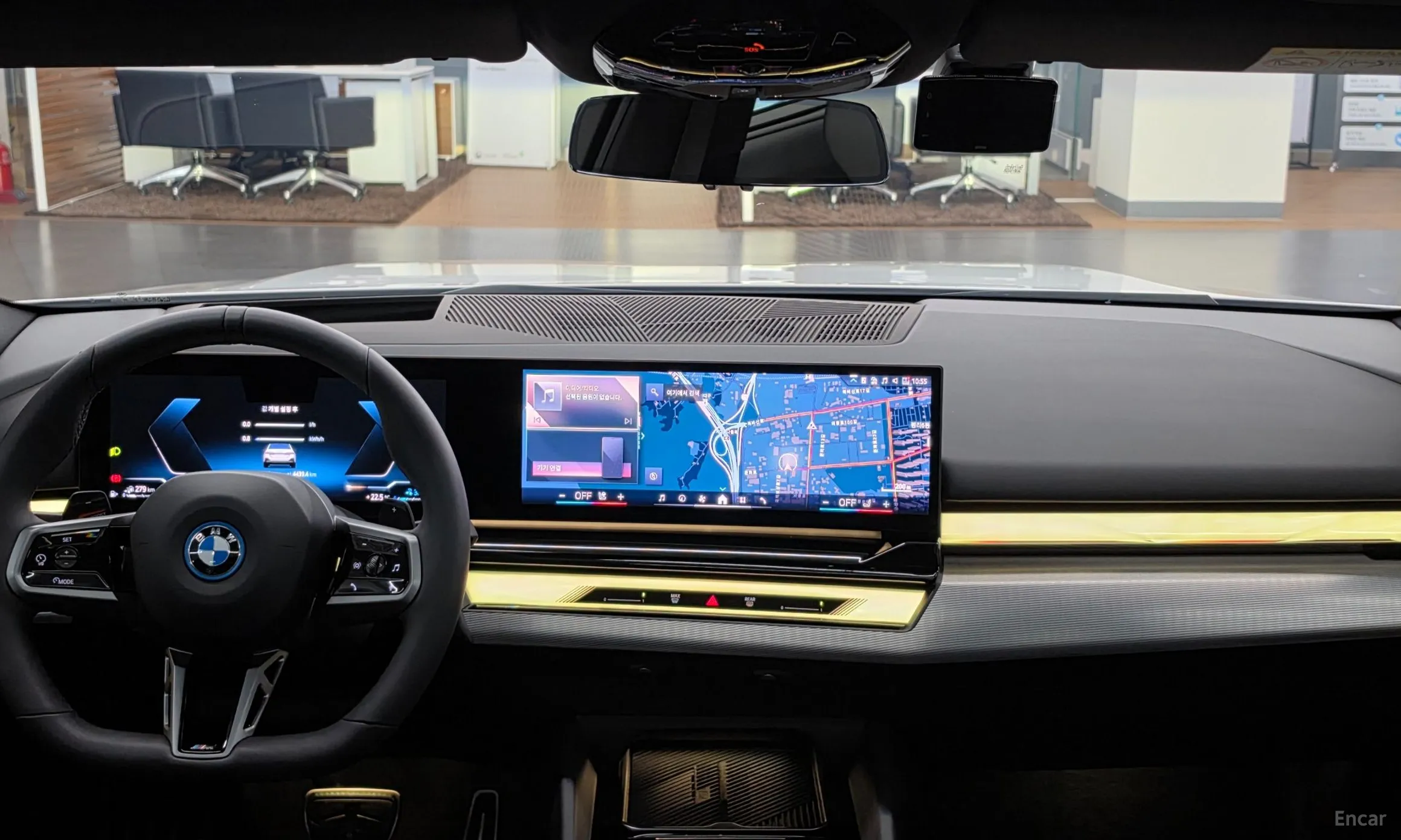 BMW 5 Series (G60) превью 7